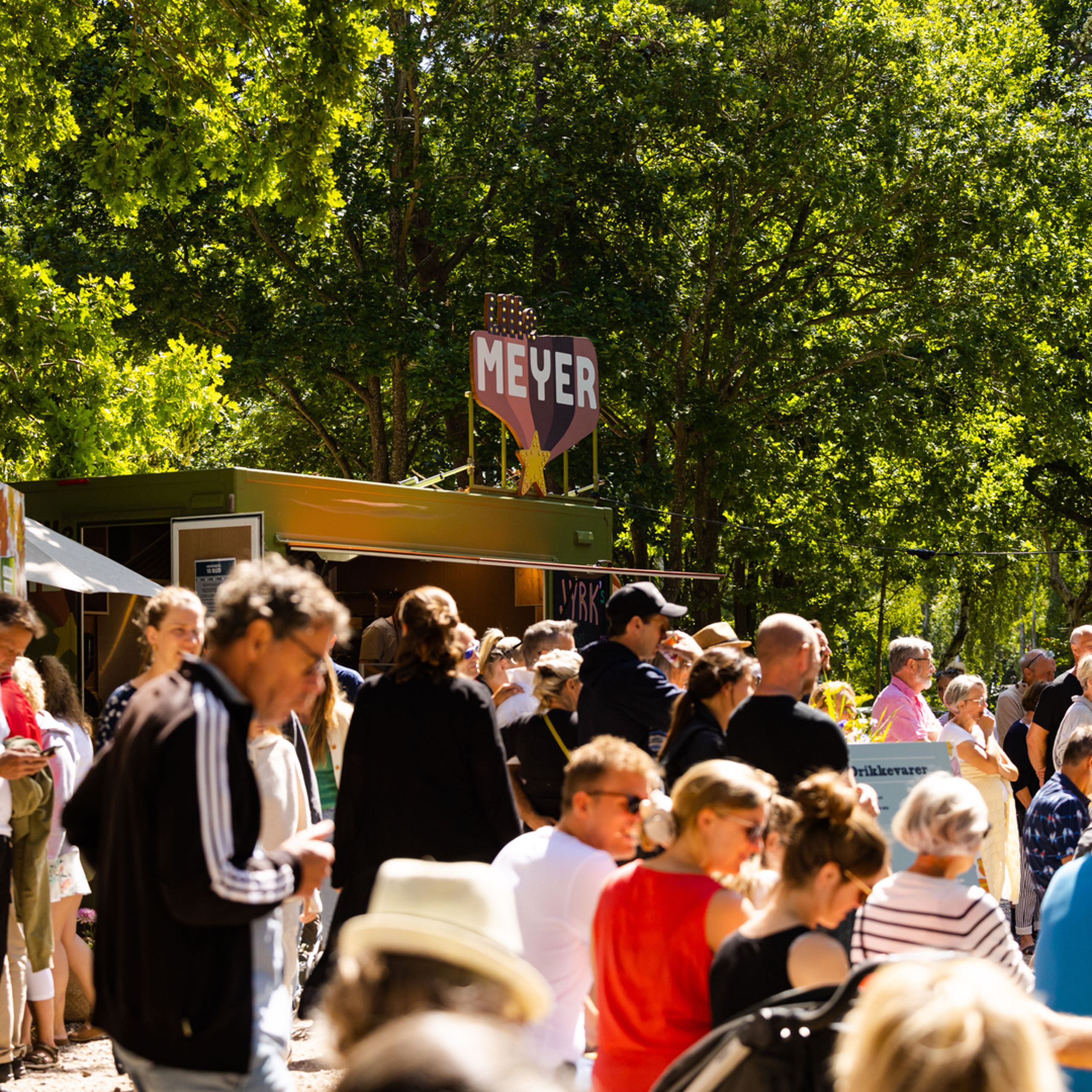 ”Verdens bedste skovtur” er tilbage med mad, koncerter og events i sommerlandet ved Rågeleje