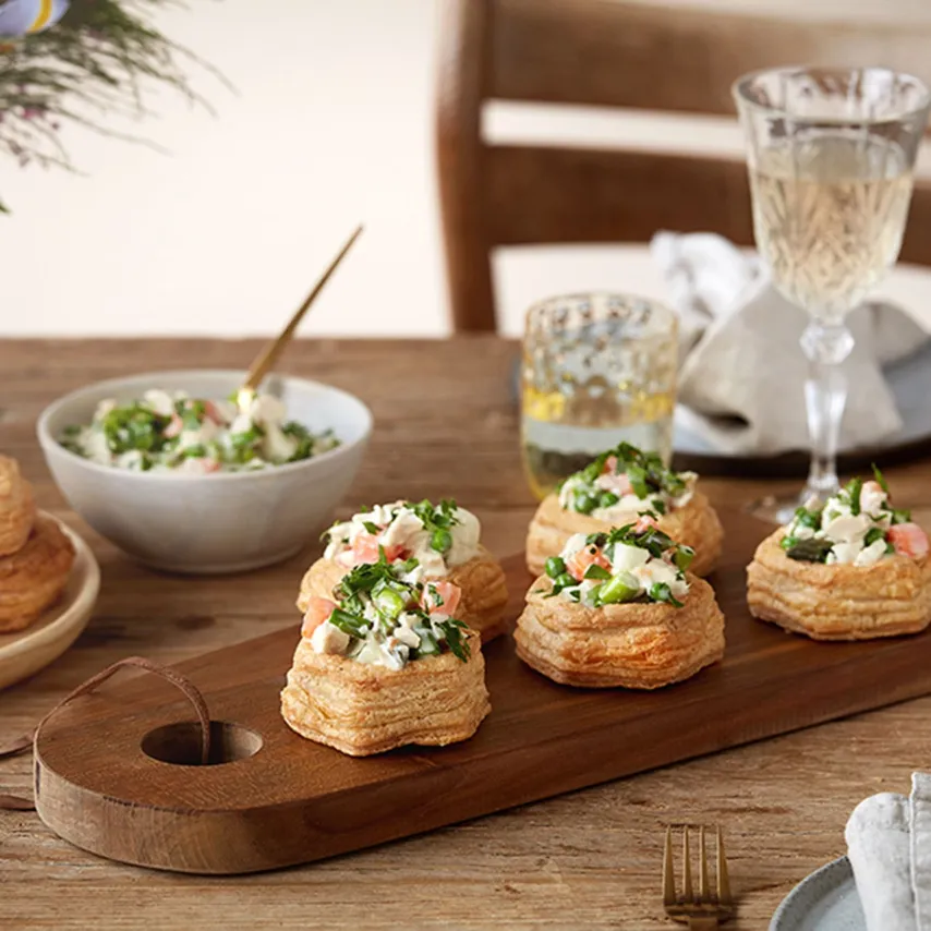 Forårsfrikasse med kylling, spæde grøntsager og velouté