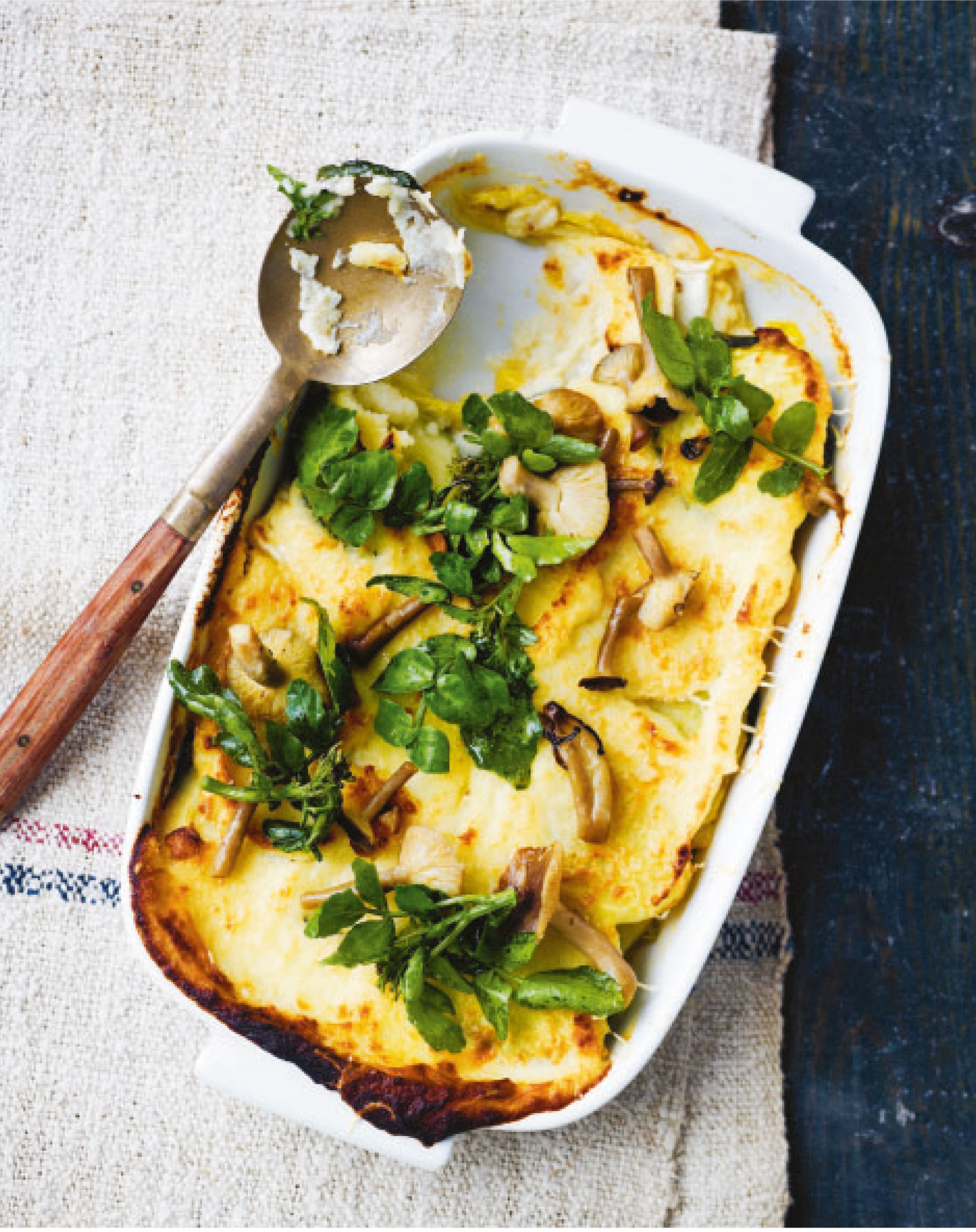 Grøntsagsfad med ristede kantareller