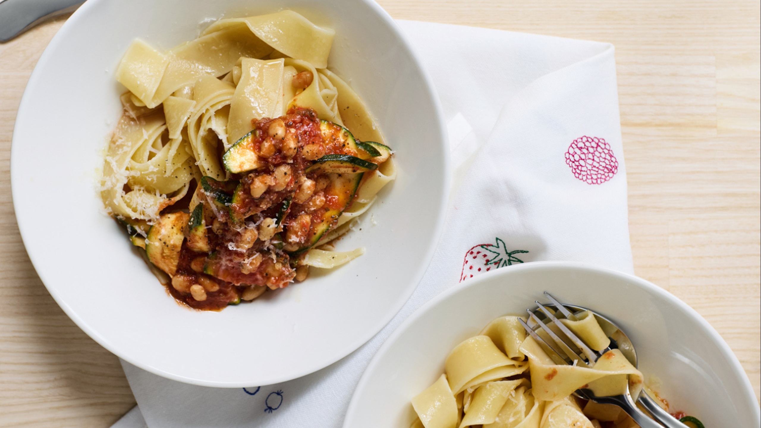 PASTA MED HVIDE BØNNER,  SQUASH OG FENNIKELFRØ