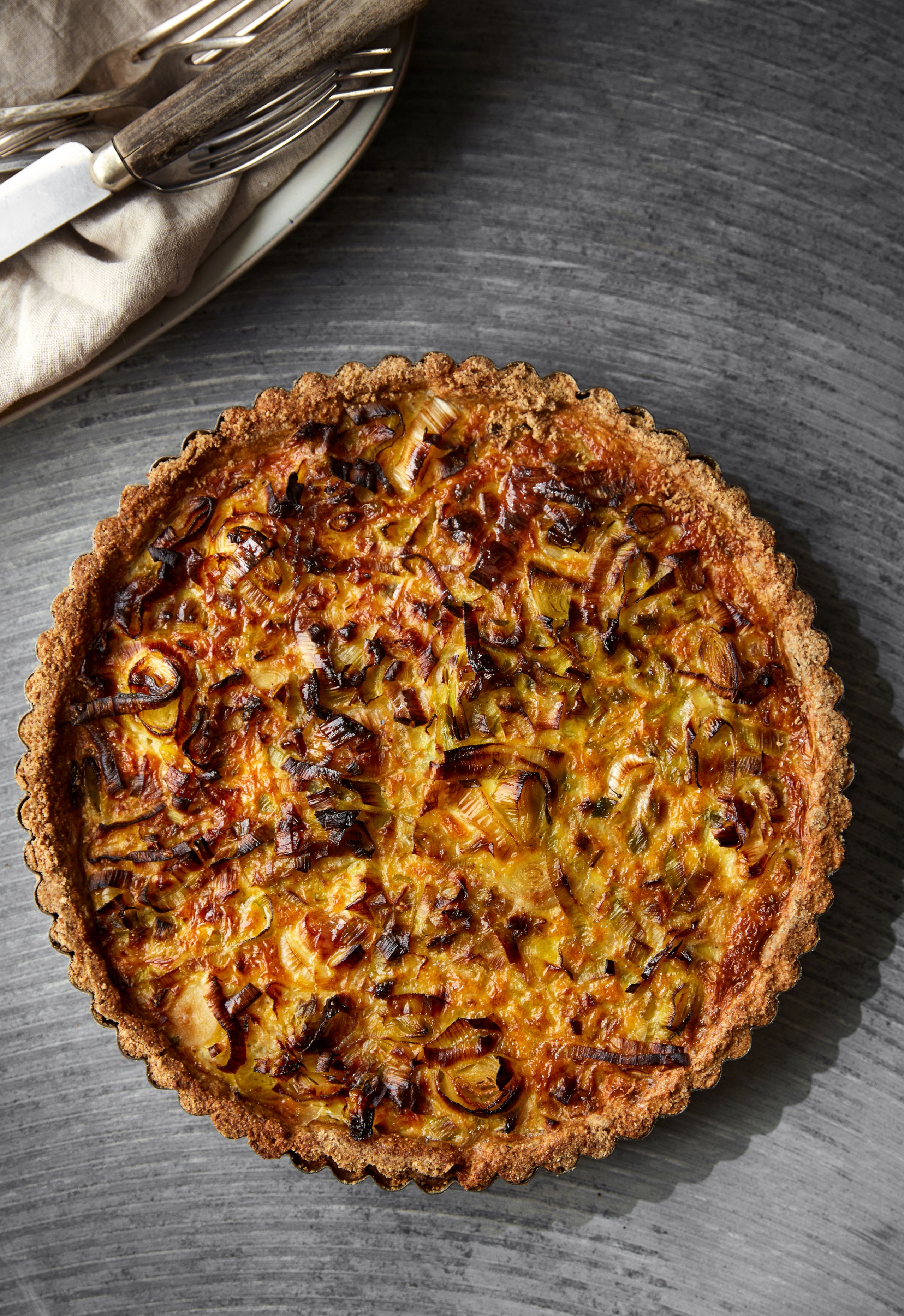 Porretærte med timian og rugmelsbund