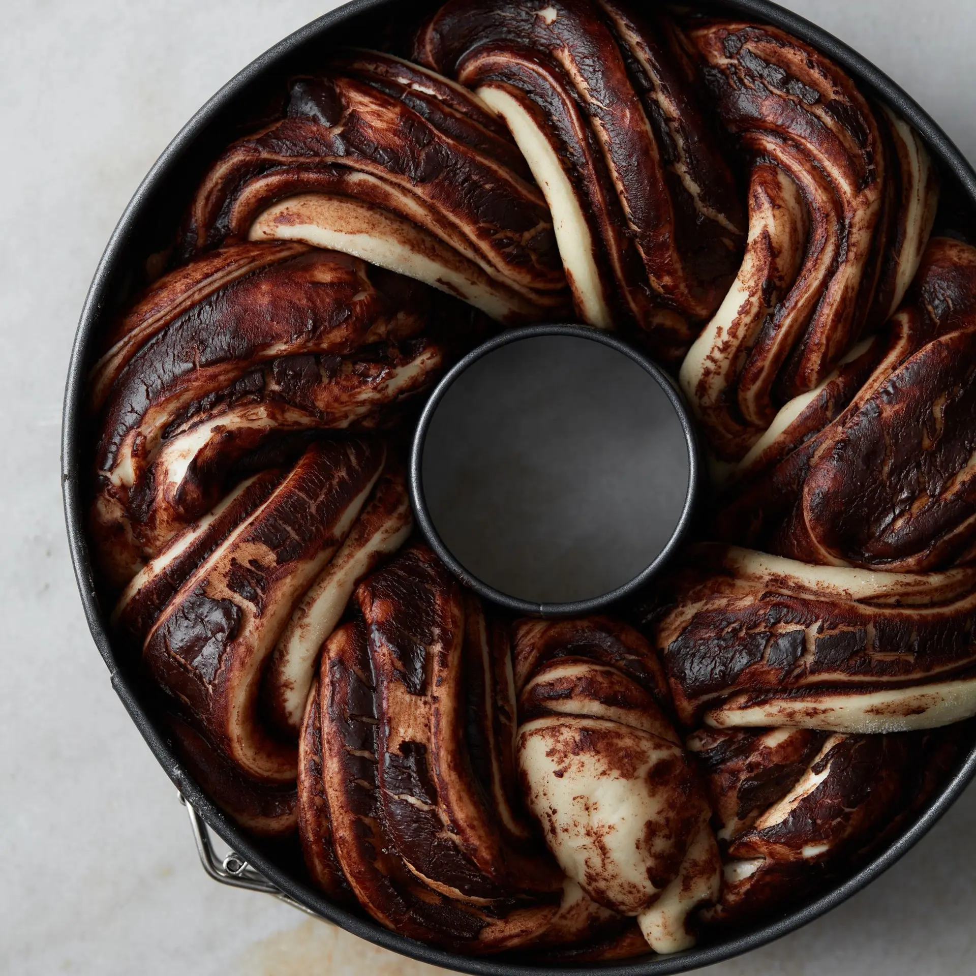 Babka med mørk chokolade og muscovadosukker