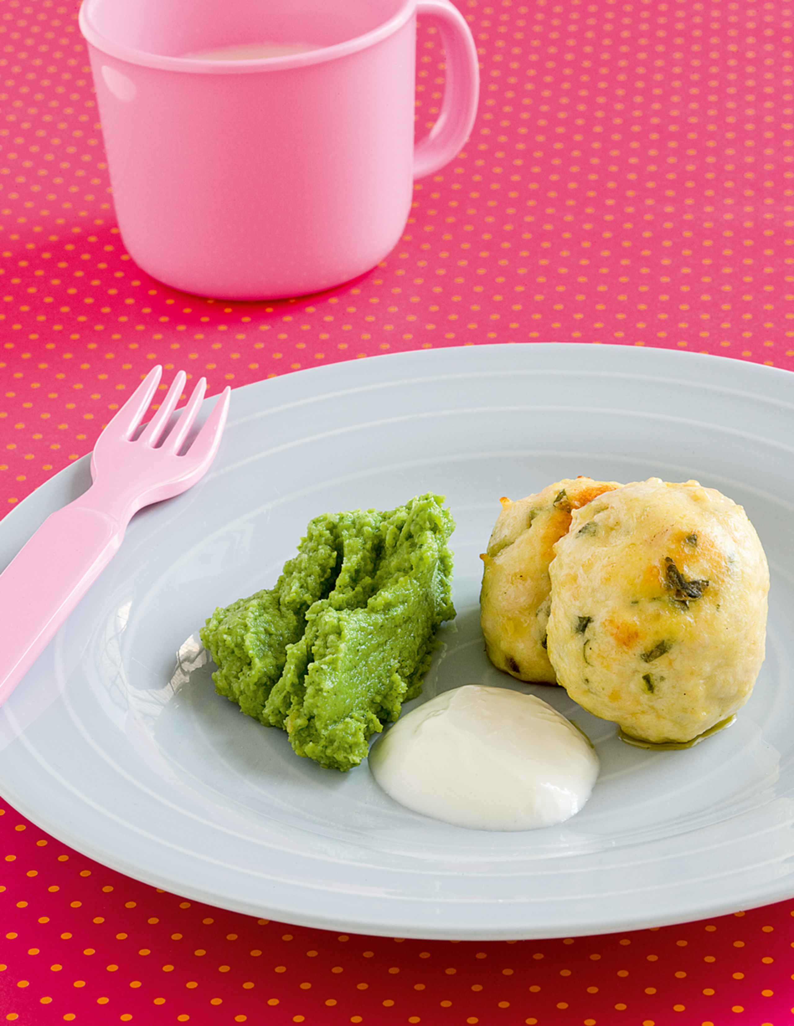 Kyllingekødboller med broccolimos