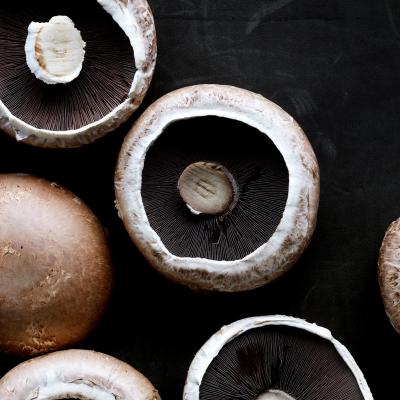 Annas pasta med tempeh, stegte svampe, fløde og trøffel