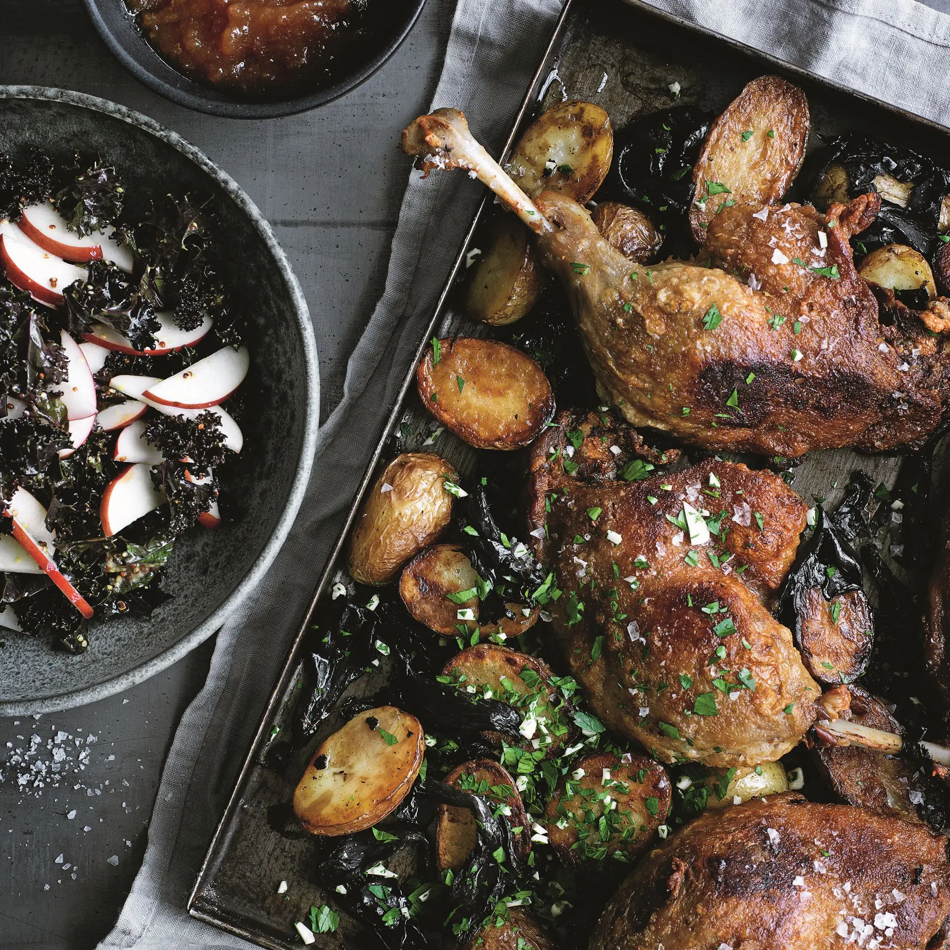 Andeconfit med kartofler og svampe