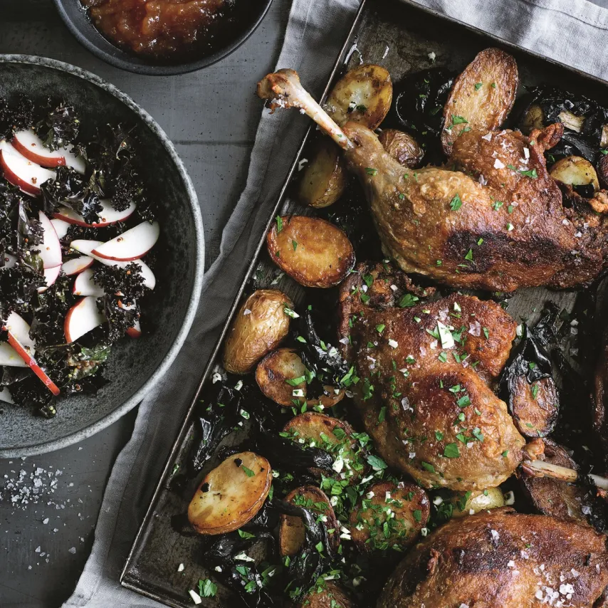 Andeconfit med kartofler og svampe