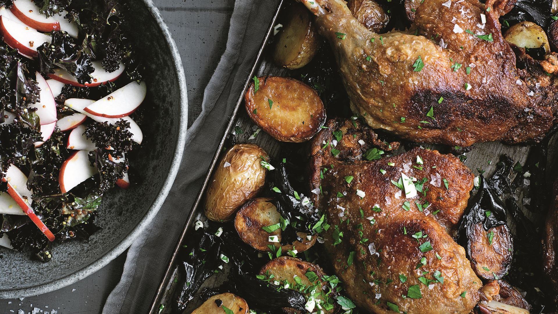 Andeconfit med kartofler og svampe