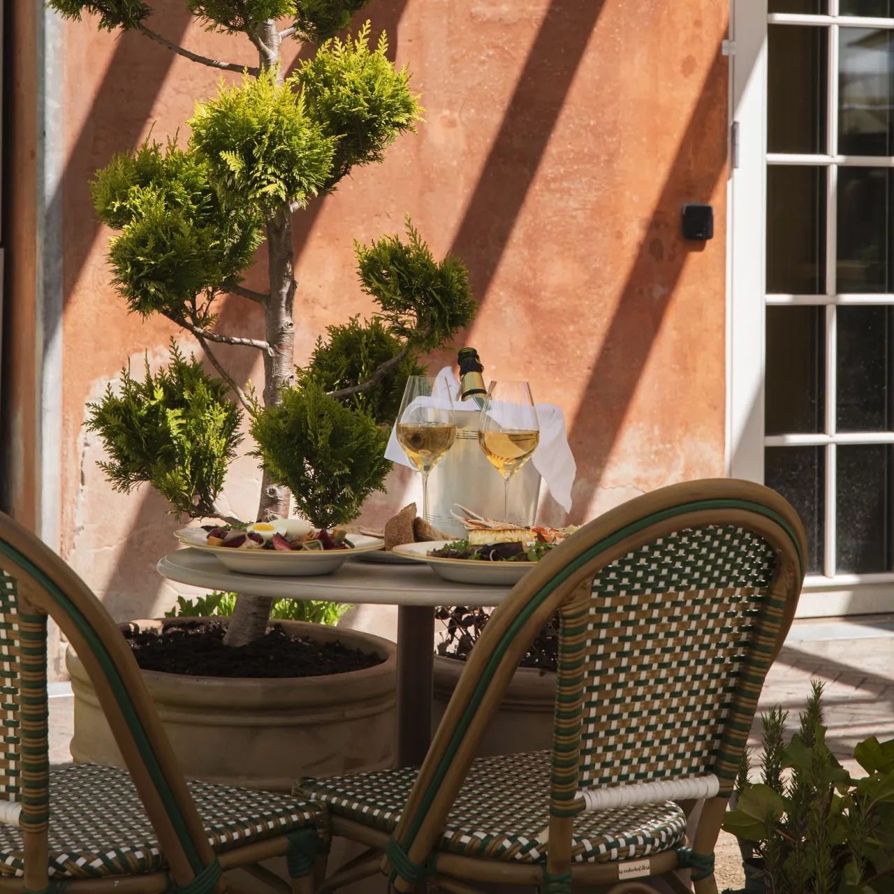 Brasserie Post åbner nyt solspot i hjertet af Østerbro