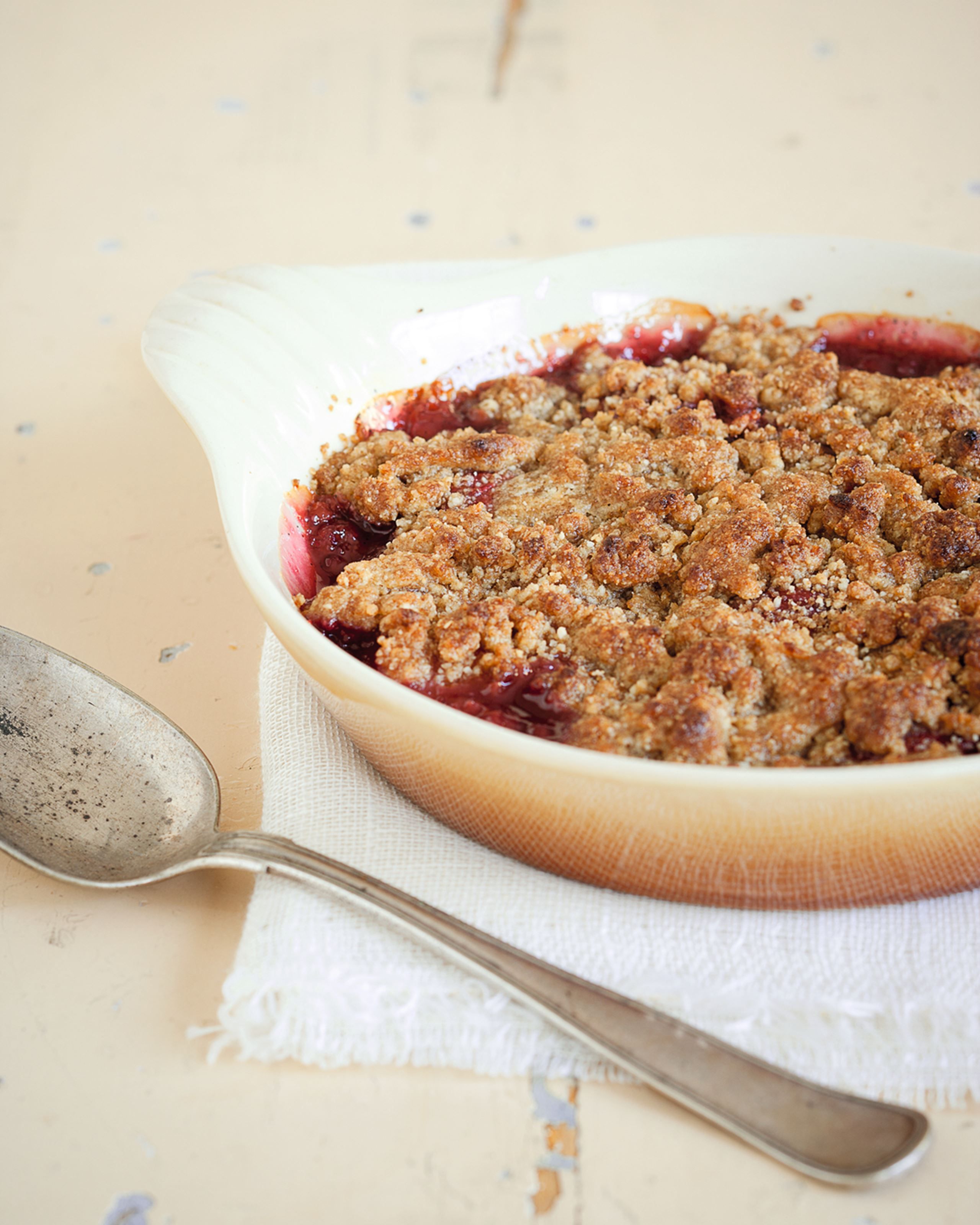 Smuldrekage med blommer