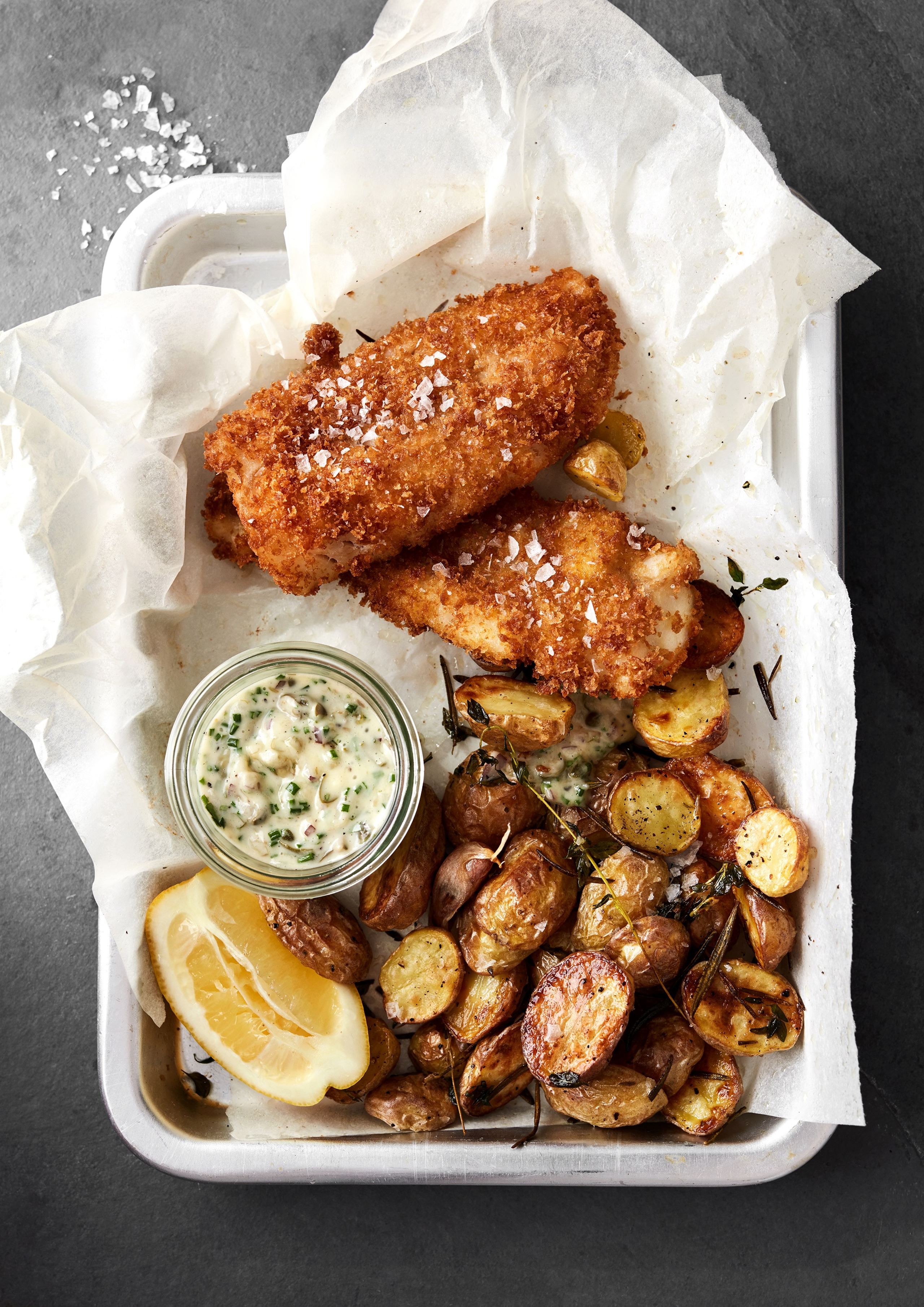 FISH AND CHIPS MED TARTARSAUCE