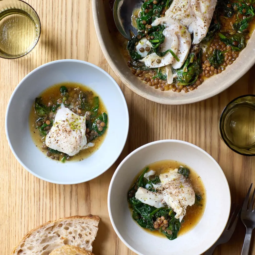 Lyssej bagt med spinat, linser og lime