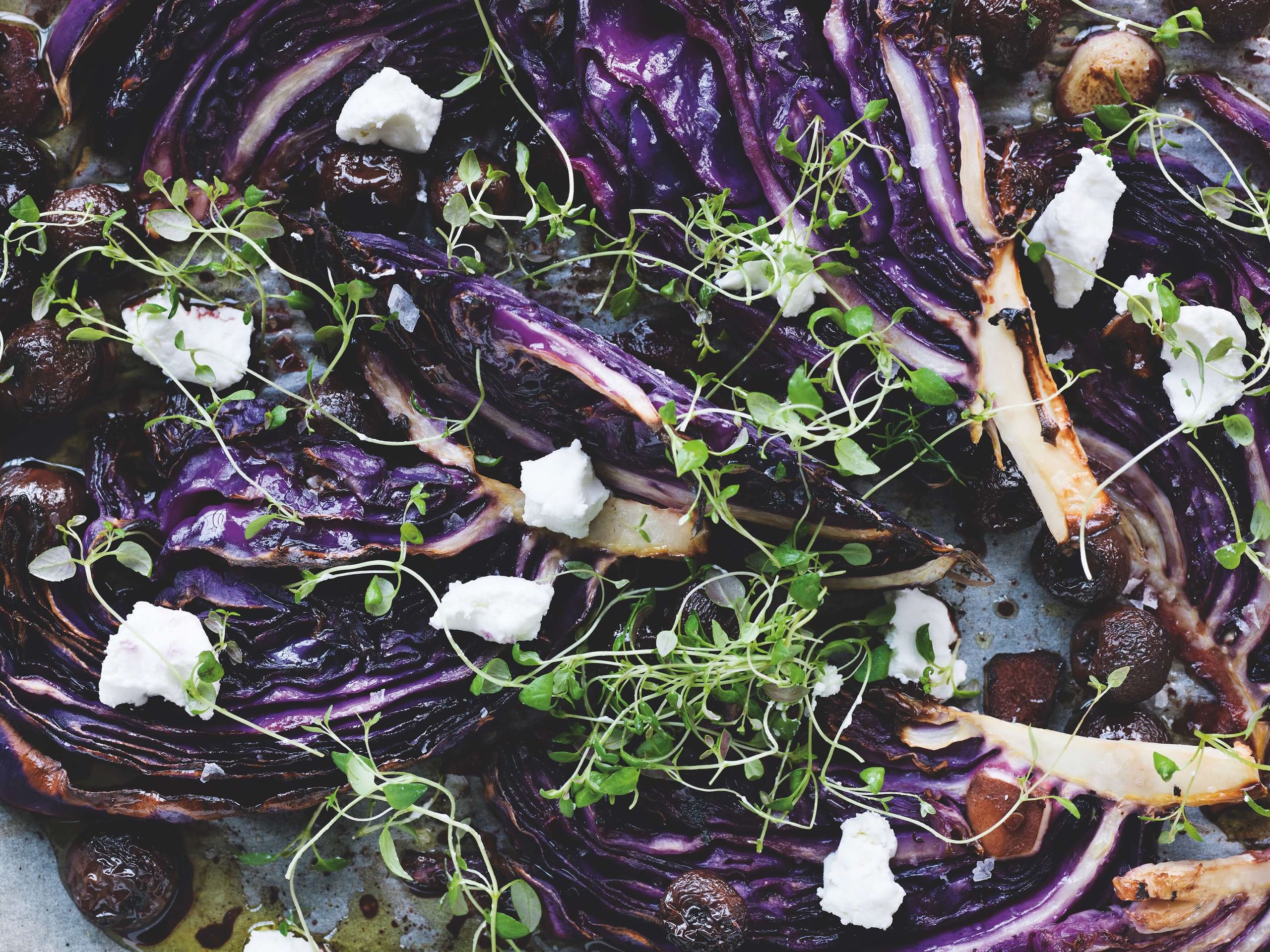 Salat af bagt rødkål