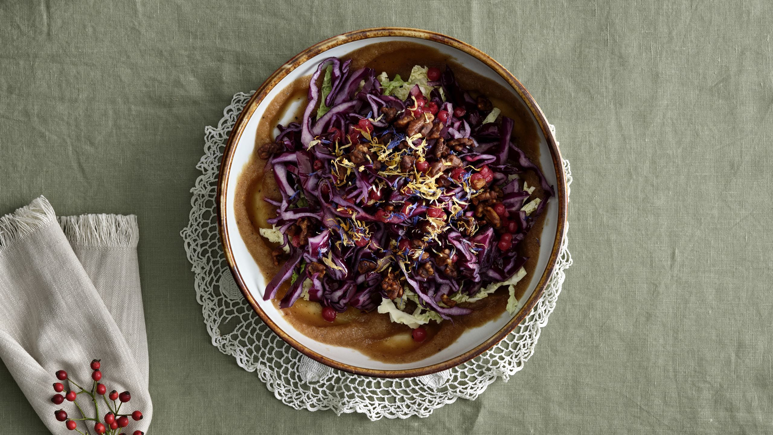 Frisk rødkål og savoykål salat