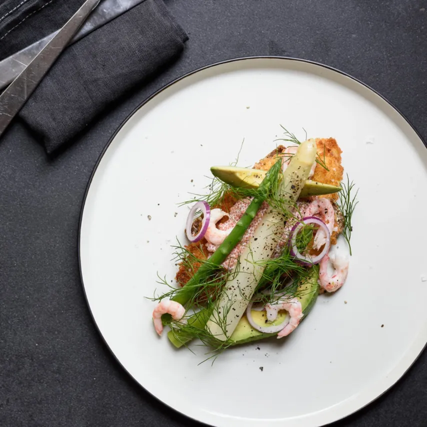 Stjerneskud med avocado, asparges og stenbiderrogn