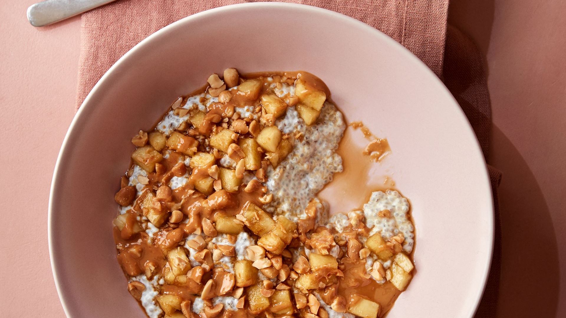 Chiagrød med ananas og peanutbutter