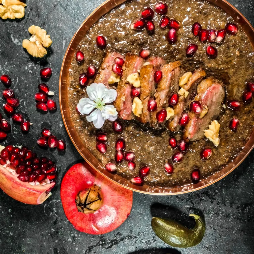 And i valnøddesauce