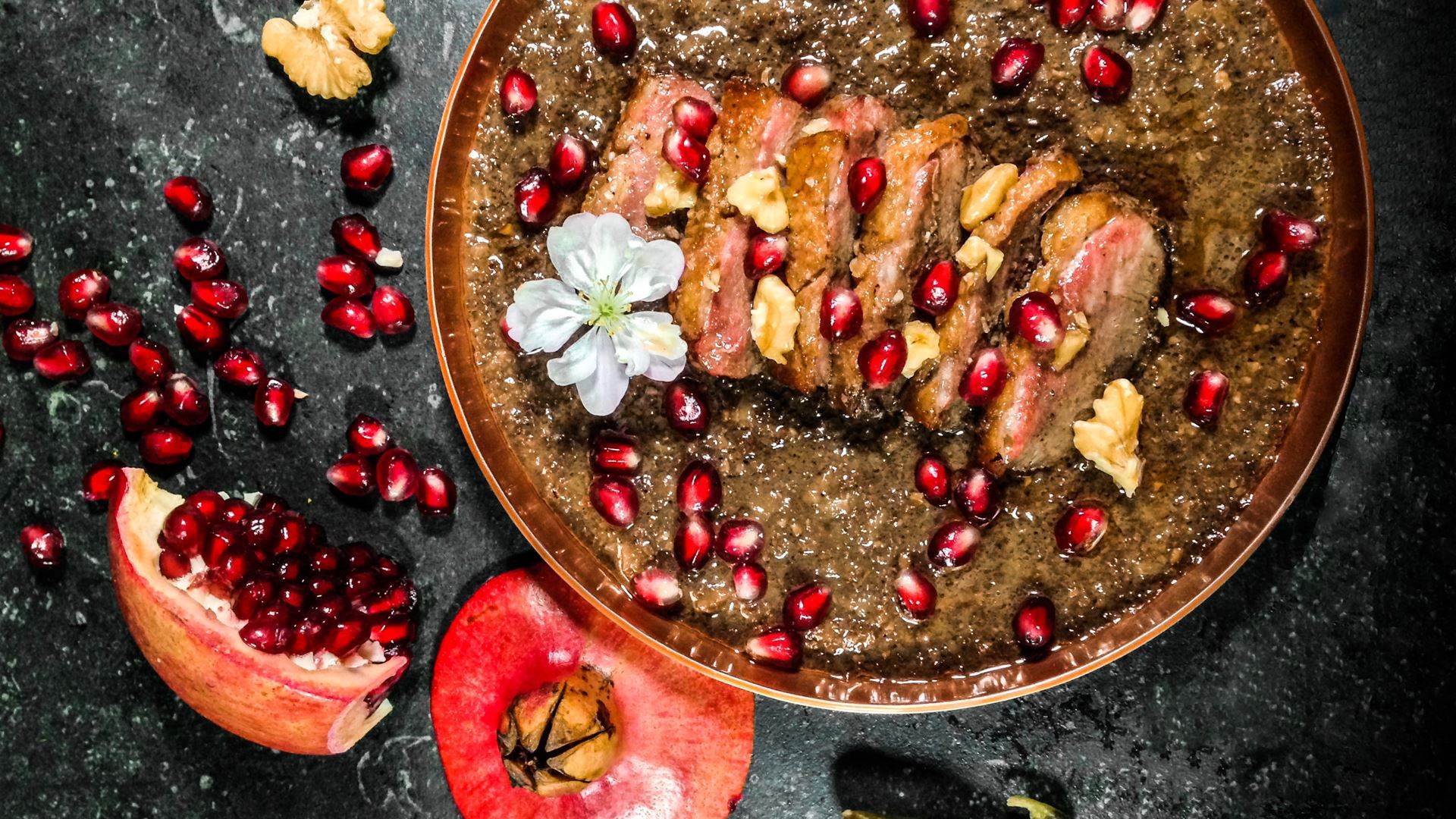 And i valnøddesauce