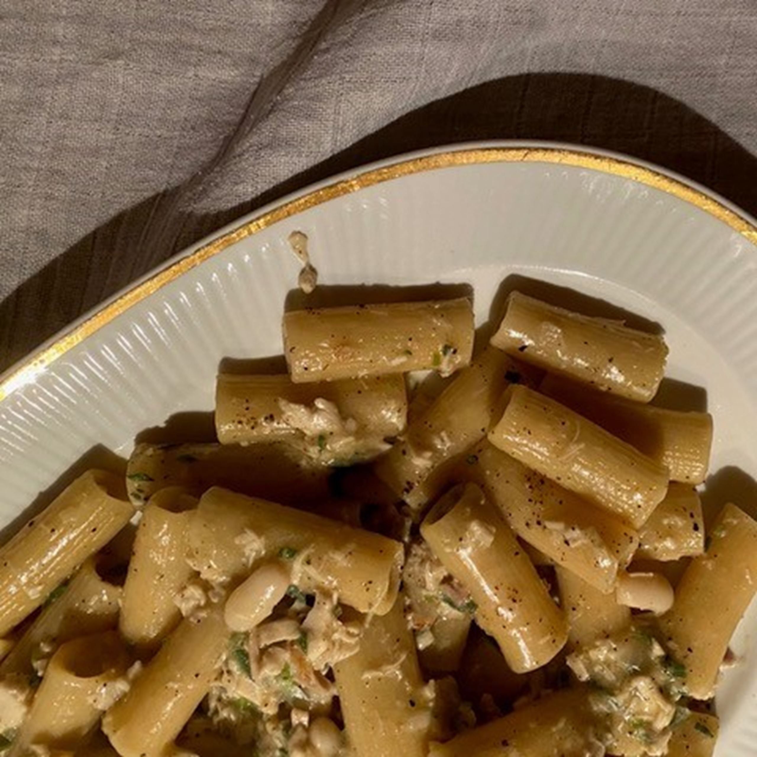 Pasta med bønner og parmesan