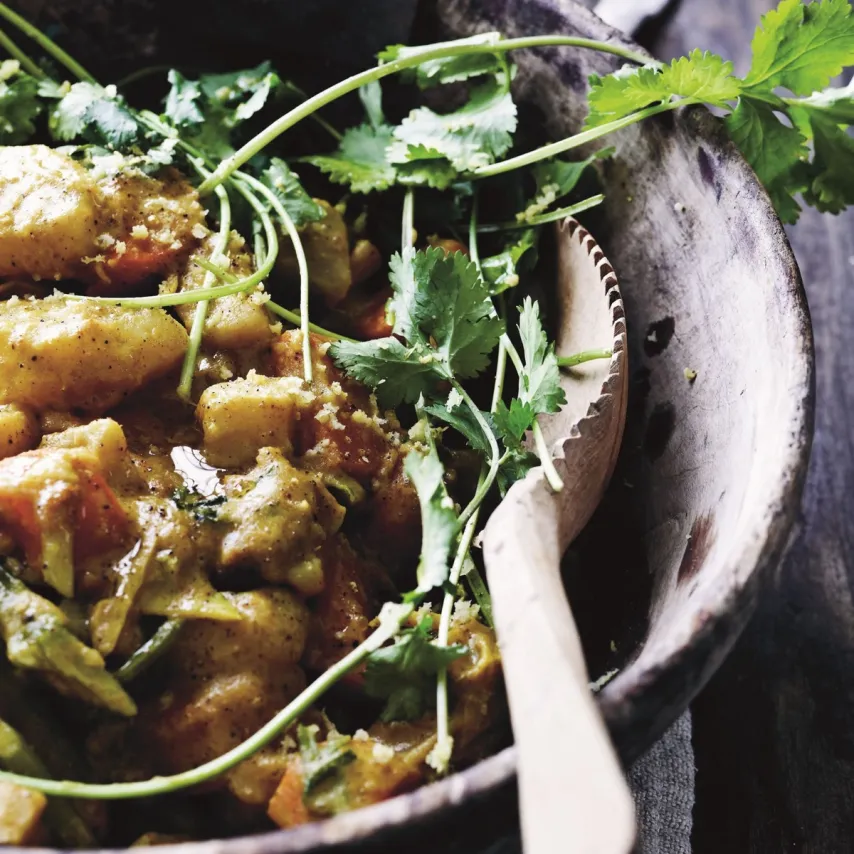 Vegetar curry med naanbrød