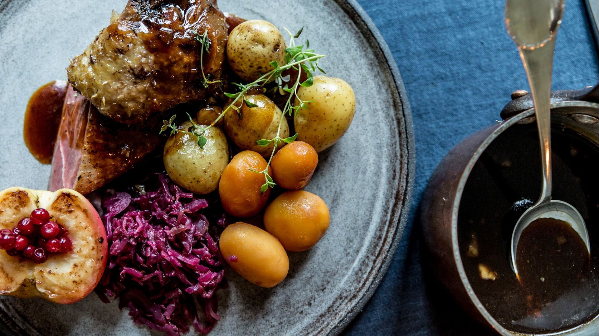 Andesauce med svesker, æbler og gastrik