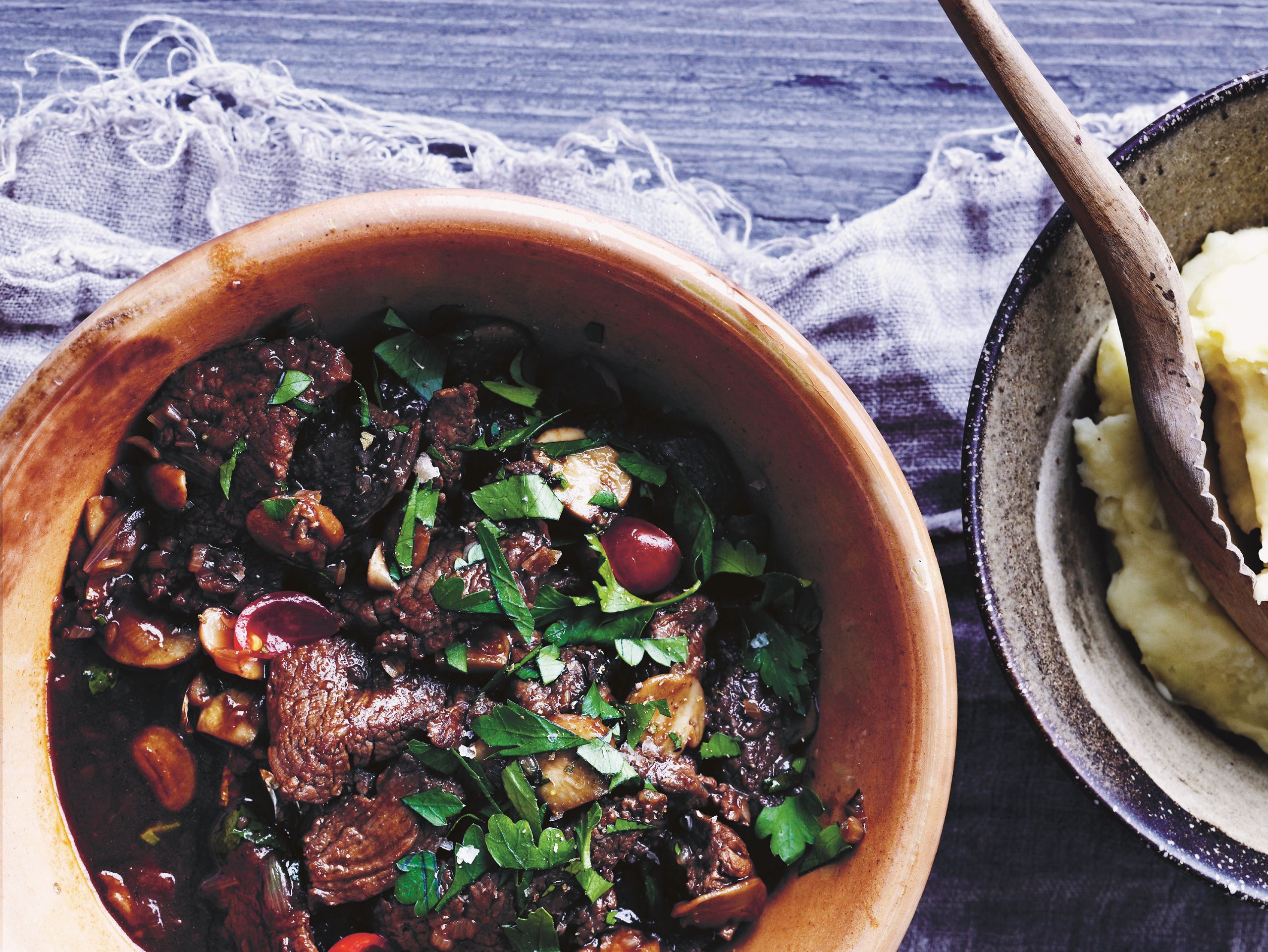 Bøf stroganoff med kartoffelmos
