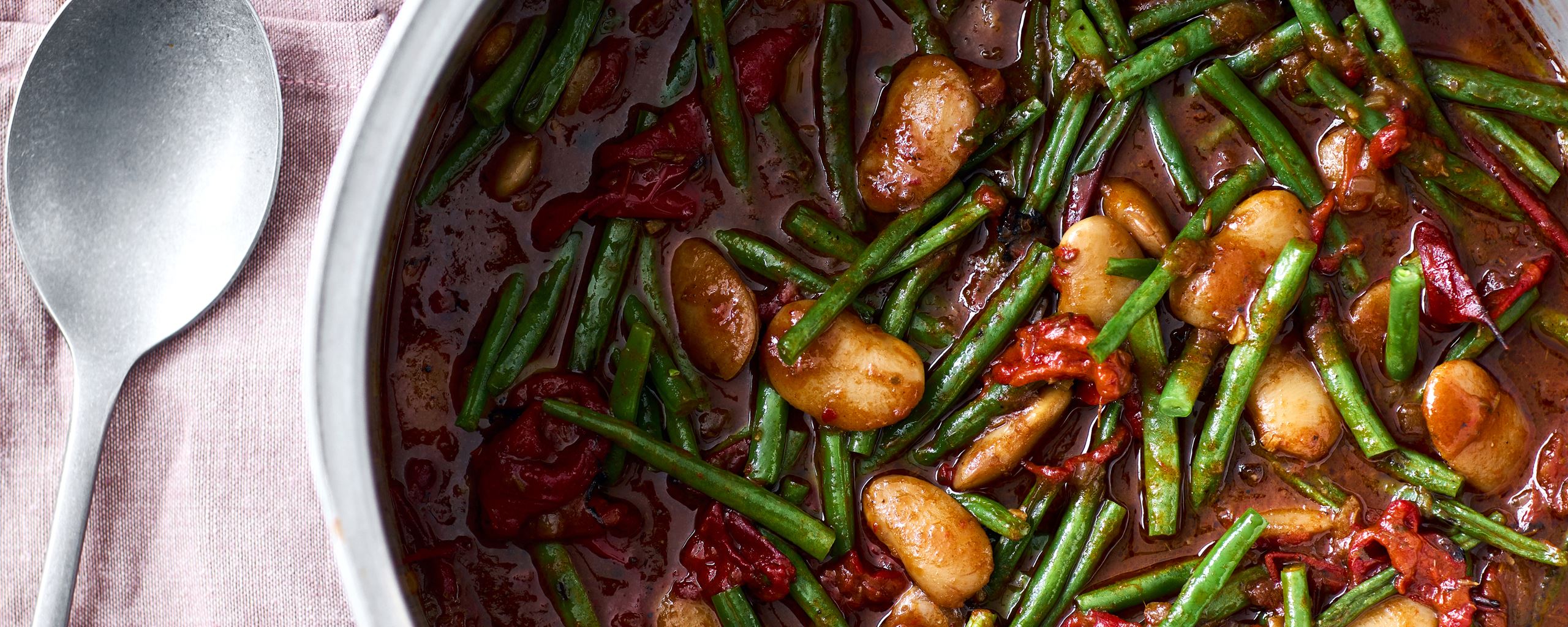 Smørbønnegryde med chili og lime