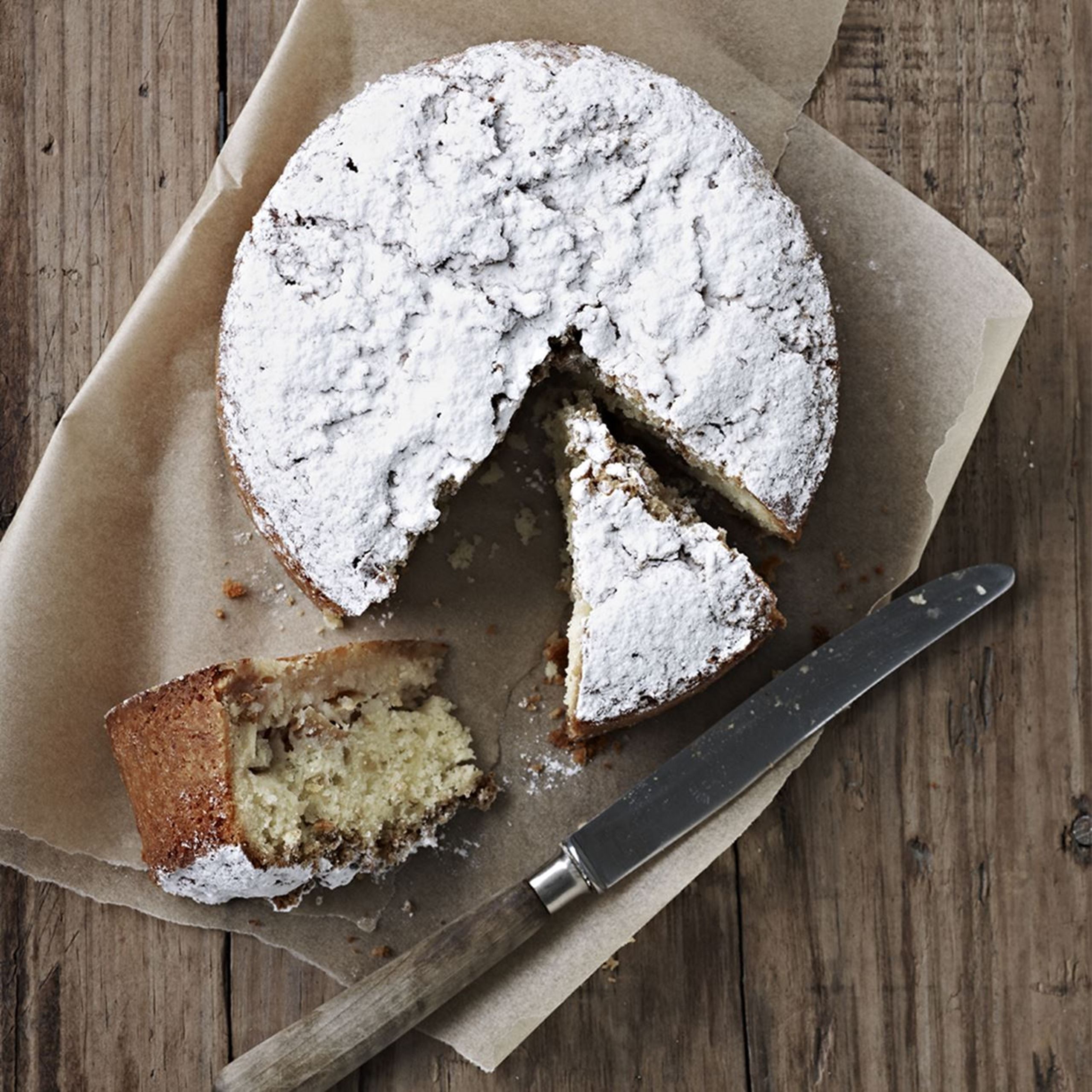 Æblekage med hasselnødder og vanilje