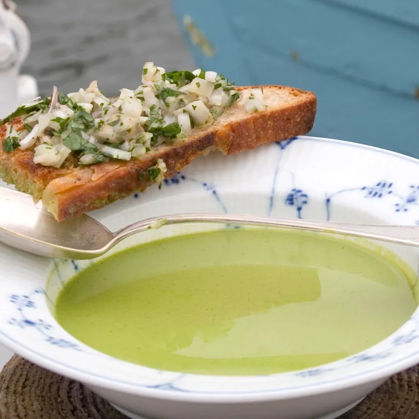 Østerssuppe med persille og spinat