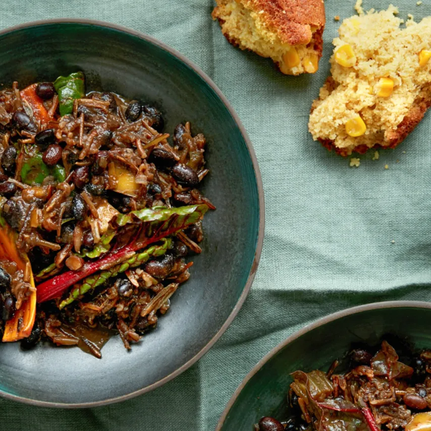 Hoppin' John med sorte bønner, vilde ris og black bean barbecuesauce