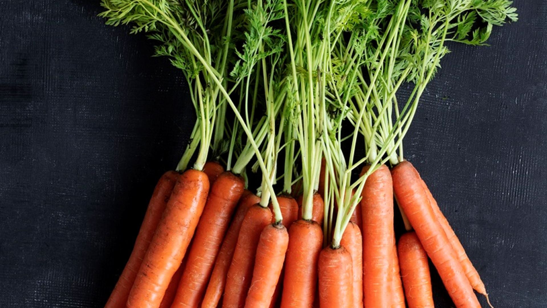 Bagte og sprøde gulerødder med gulerodspuré