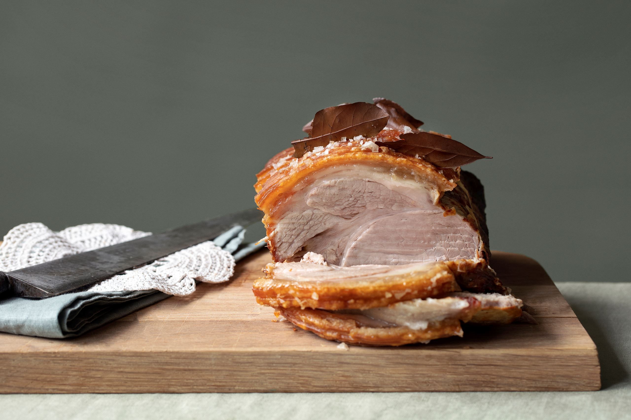 Flæskesteg med sprød svær