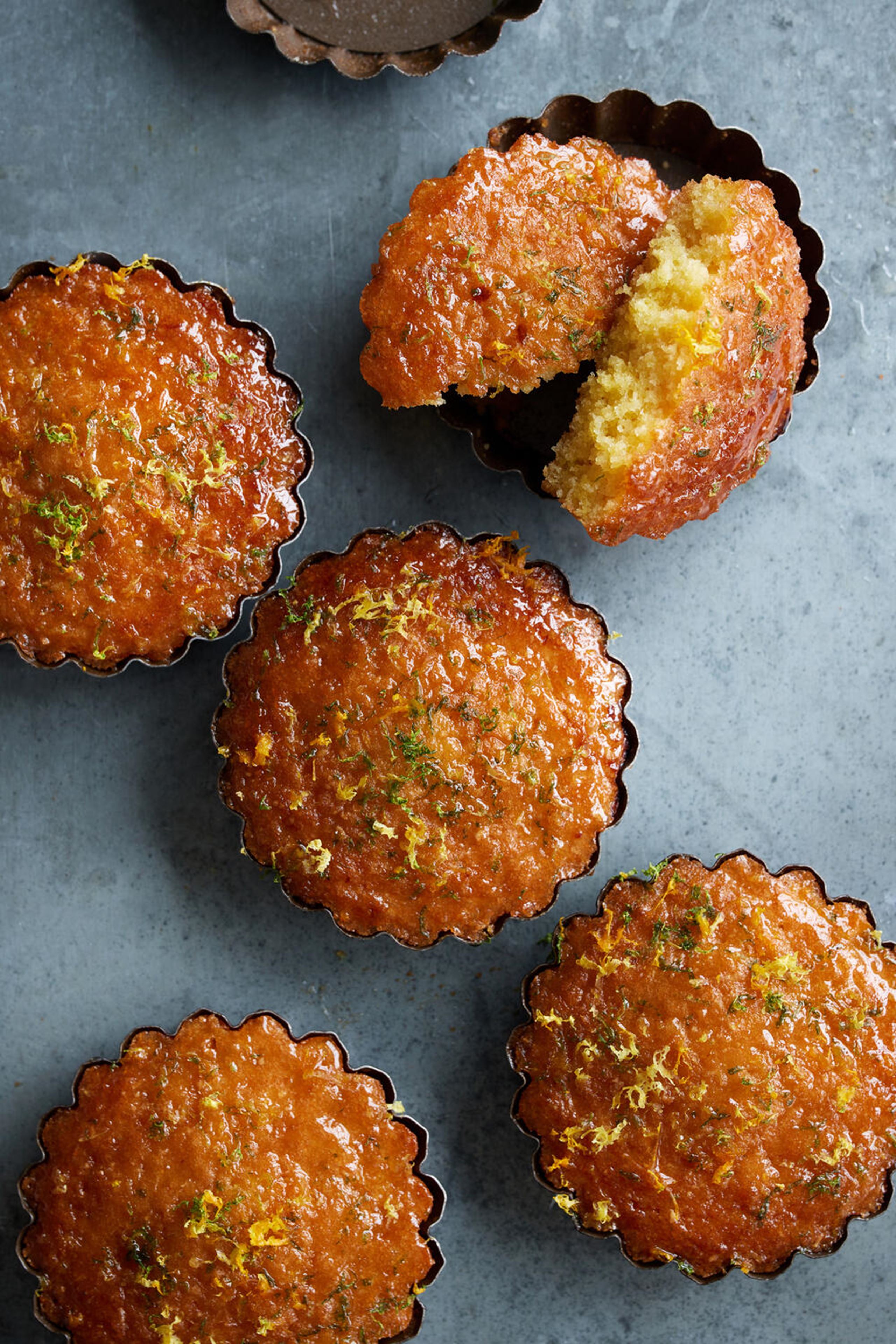 Ærtemazarin med citrus - serveret med vanilje-cremefraiche