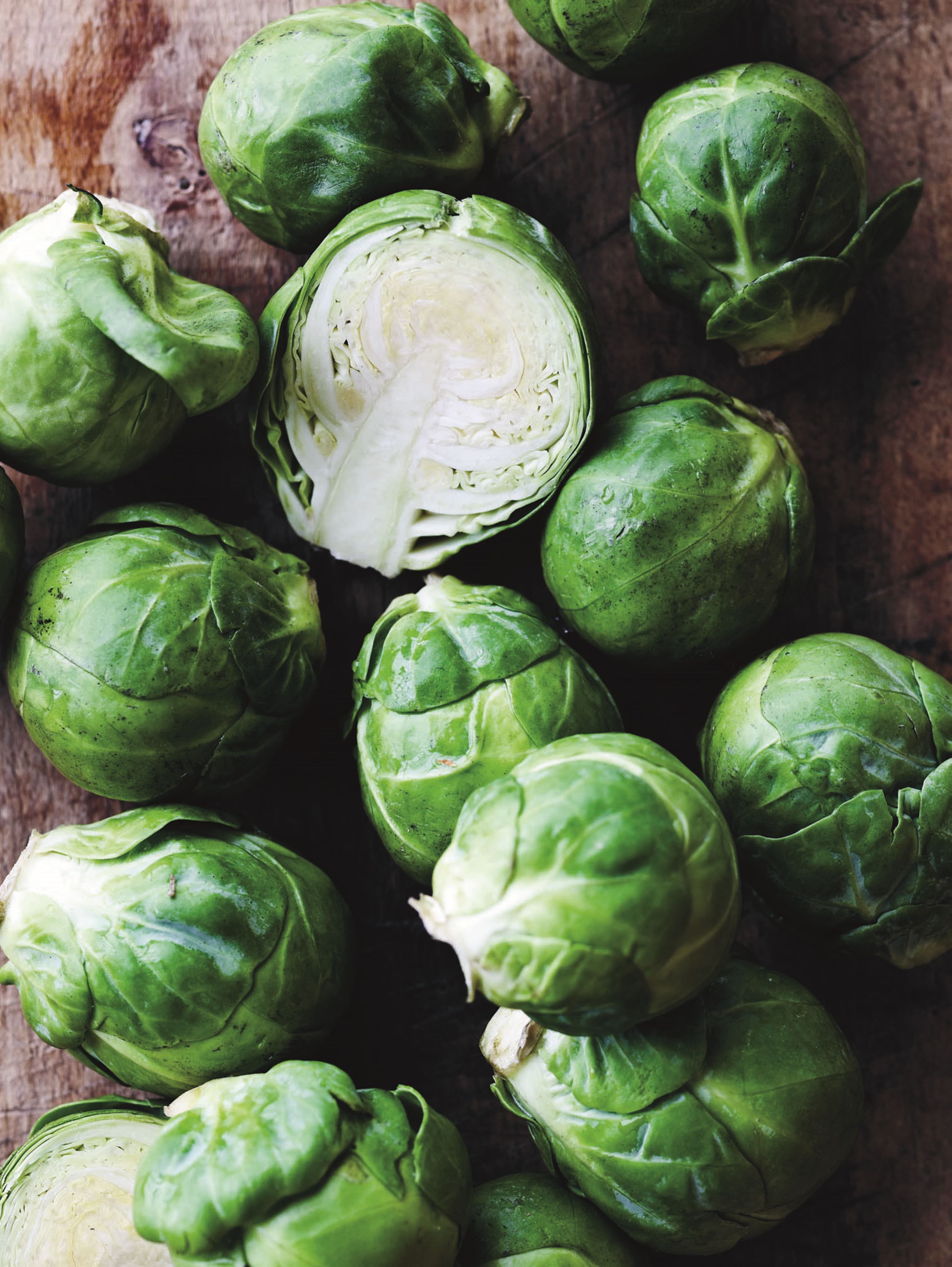 Rosenkålssalat med æble