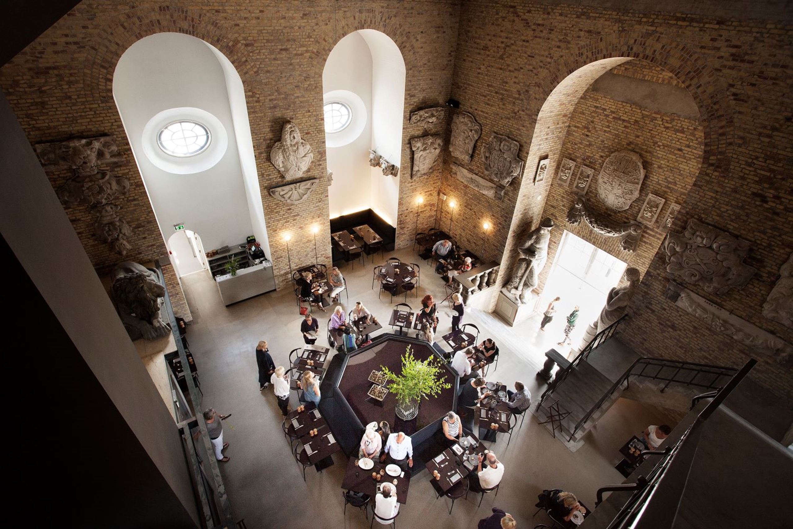 Meyers rykker ind i Tårnet på Christiansborg