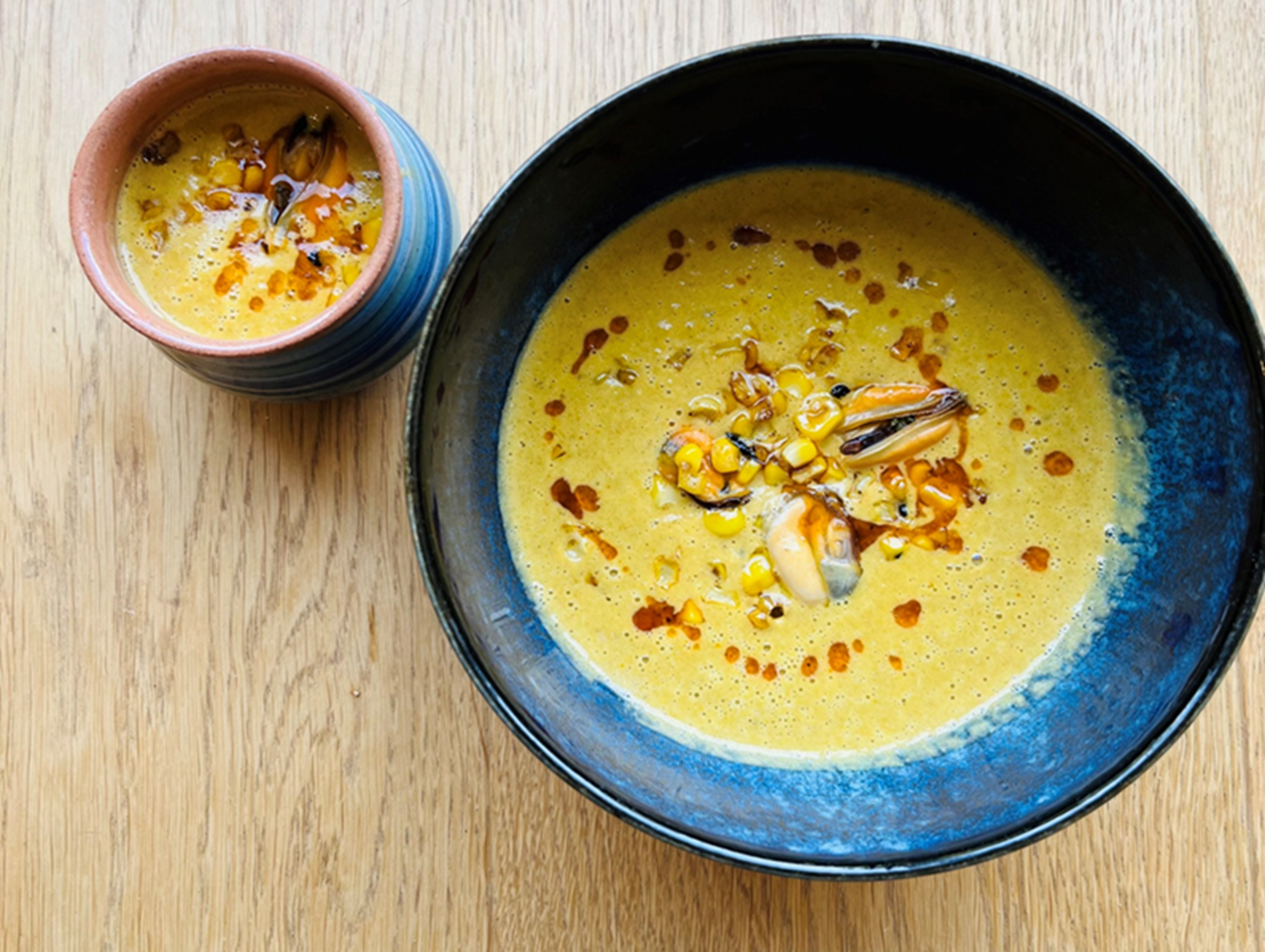 Cremet muslingesuppe med majs