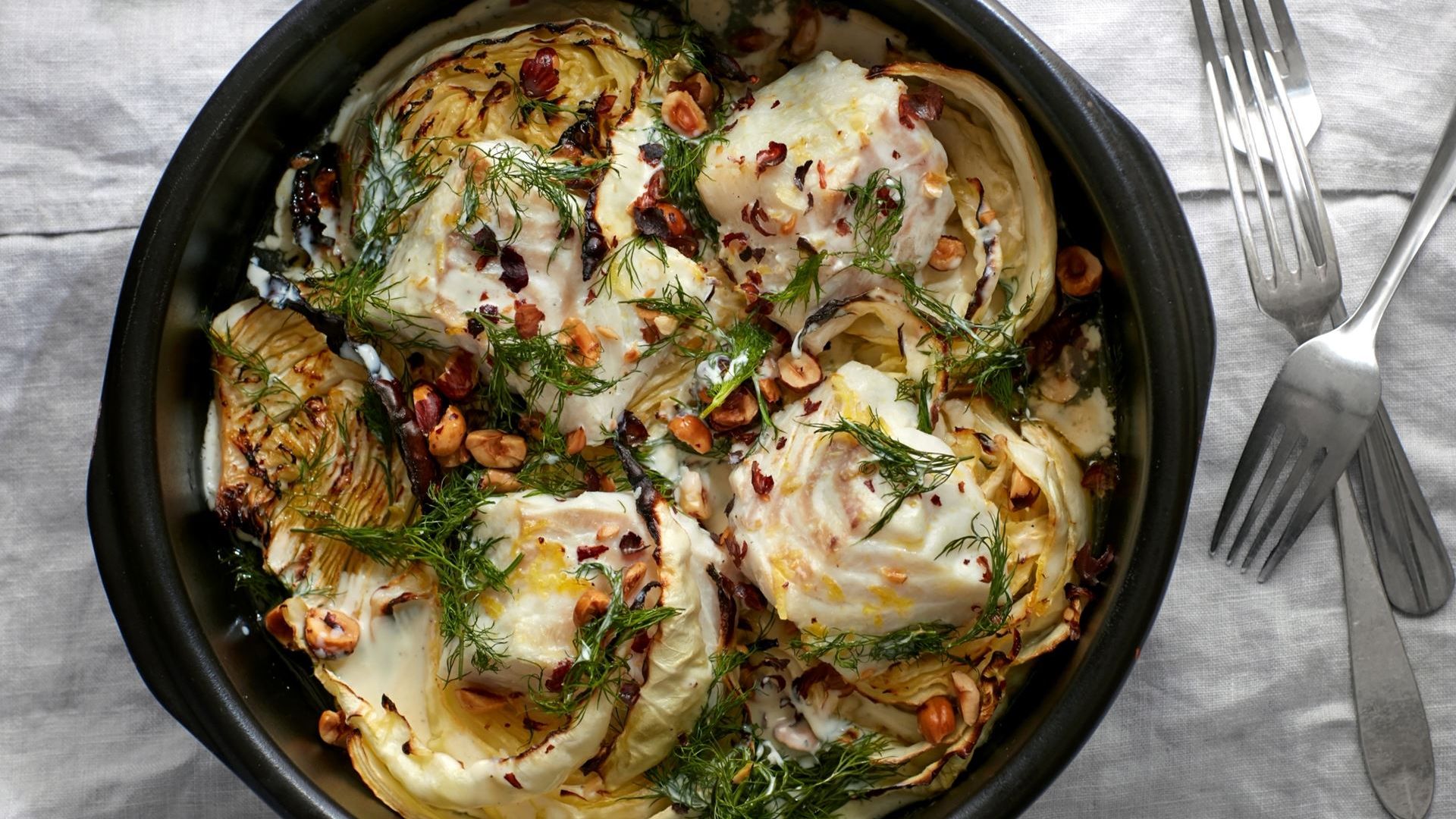 Citronbagt torsk og hvidkål