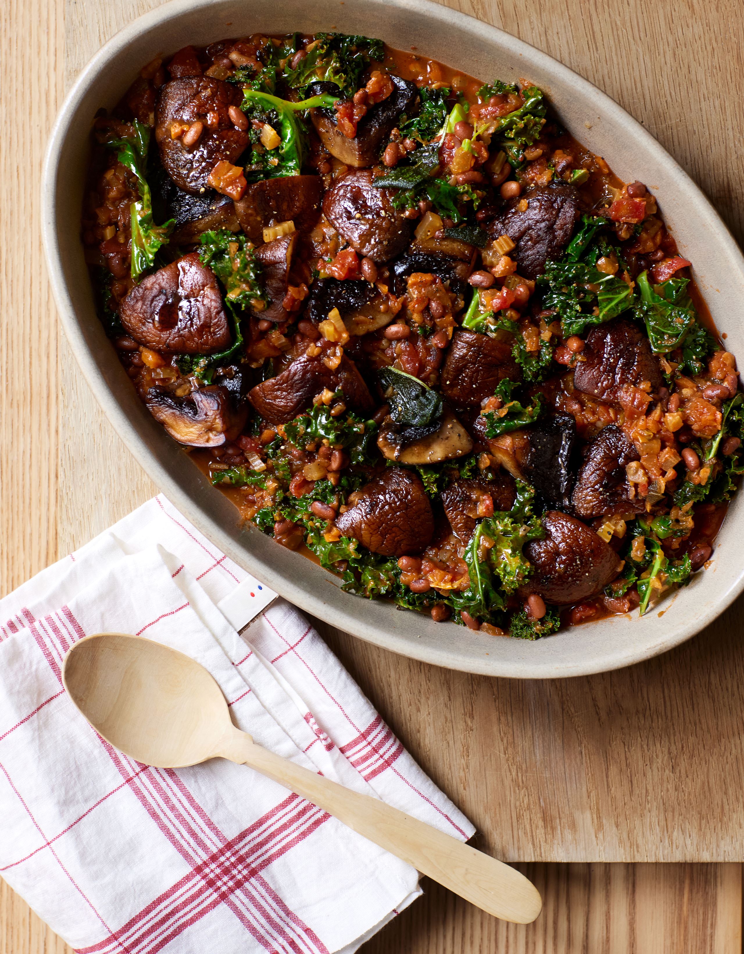 PORTOBELLOGRYDE MED MISO OG GRØNKÅL