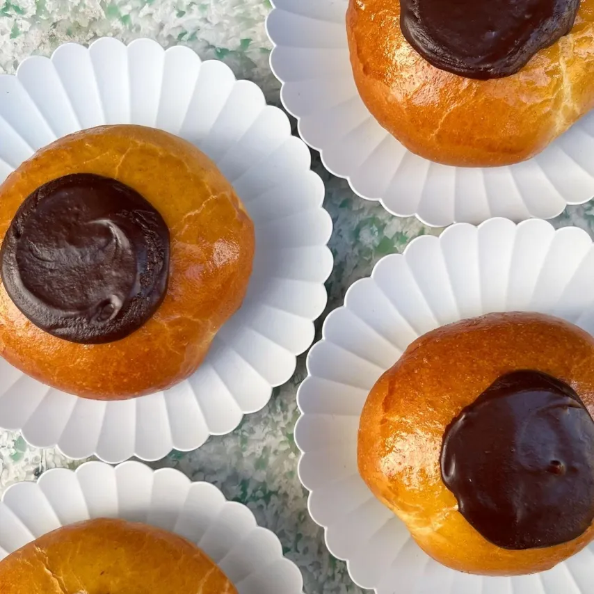 Årets fastelavnsboller er landet i vores bagerier