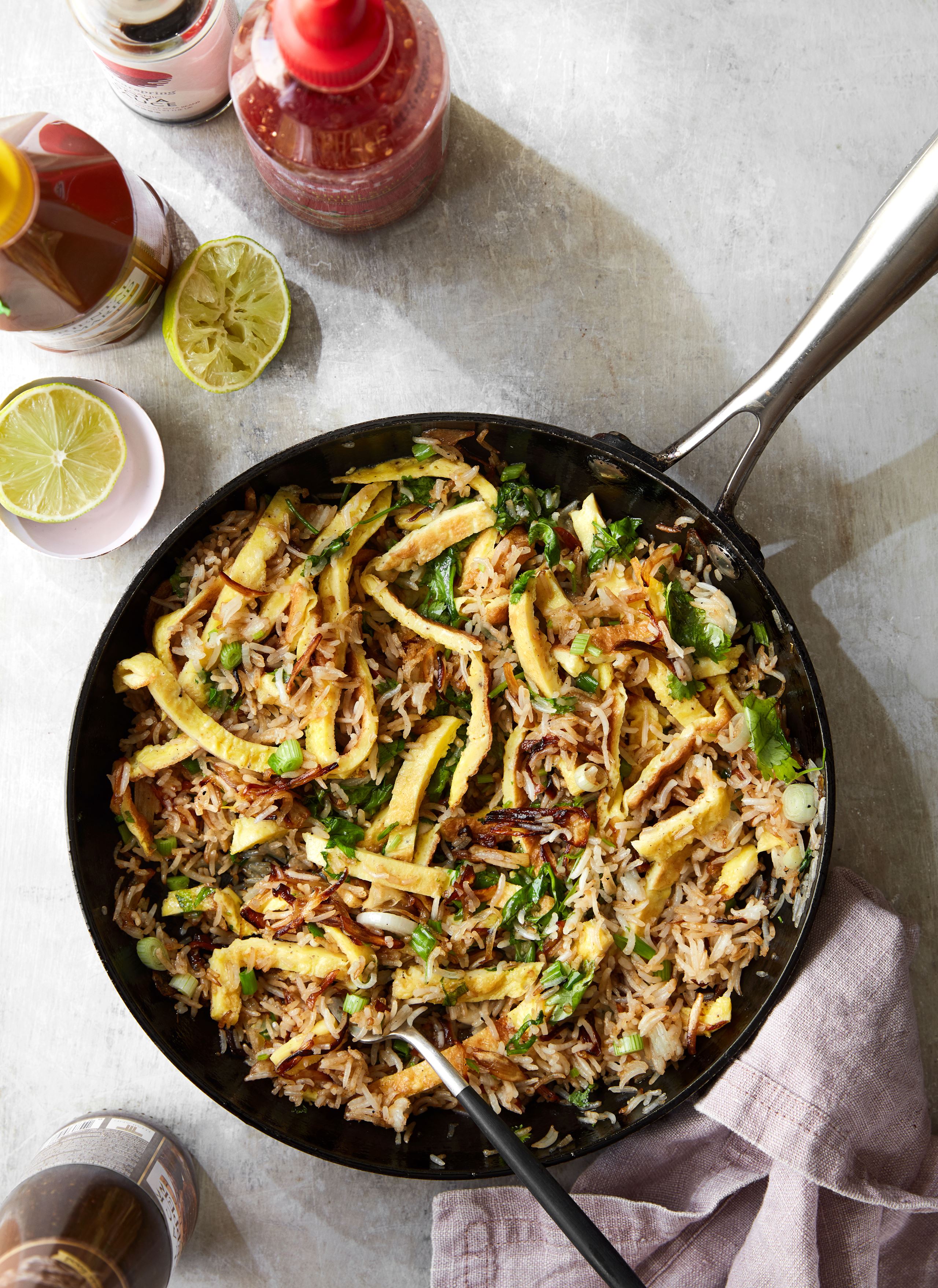 Stegte ris med æg og sprødt hvidløg