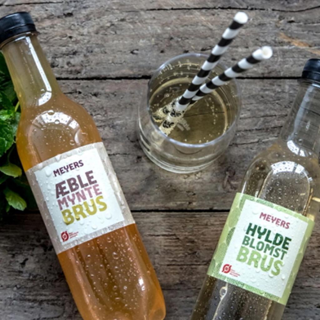 Drinks med æble-myntebrus