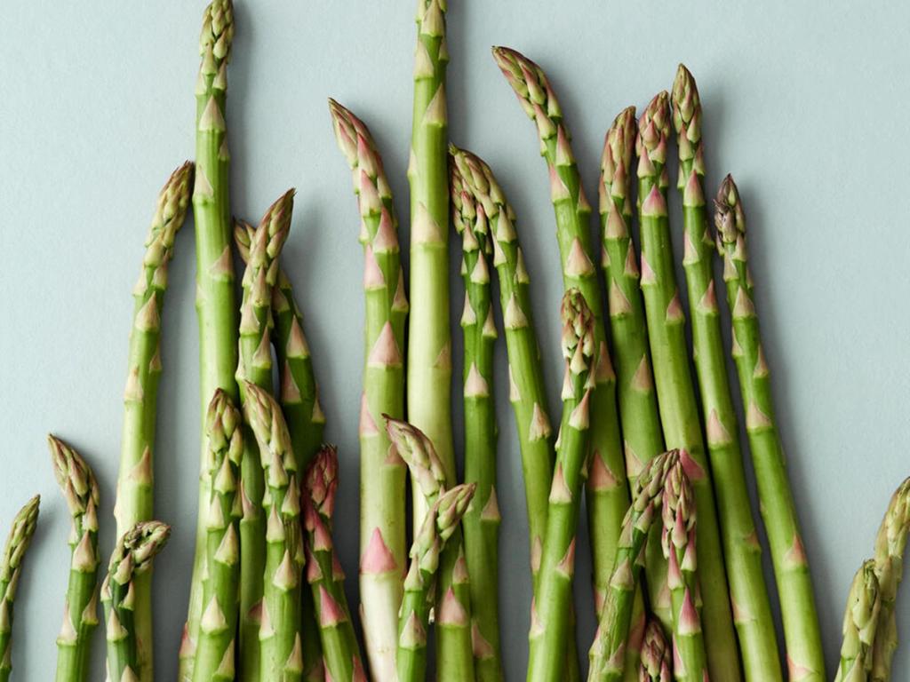 Årets første, danske asparges: Sådan får du det bedste ud af dem