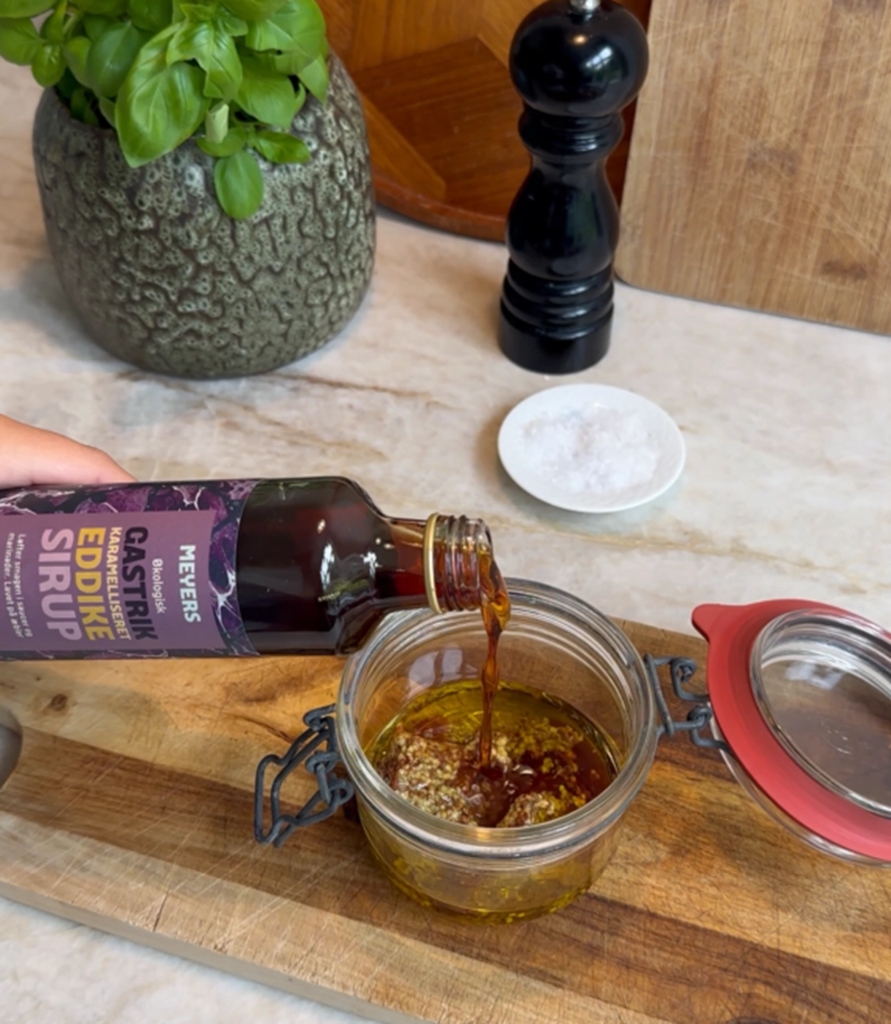 Olie-eddike dressing