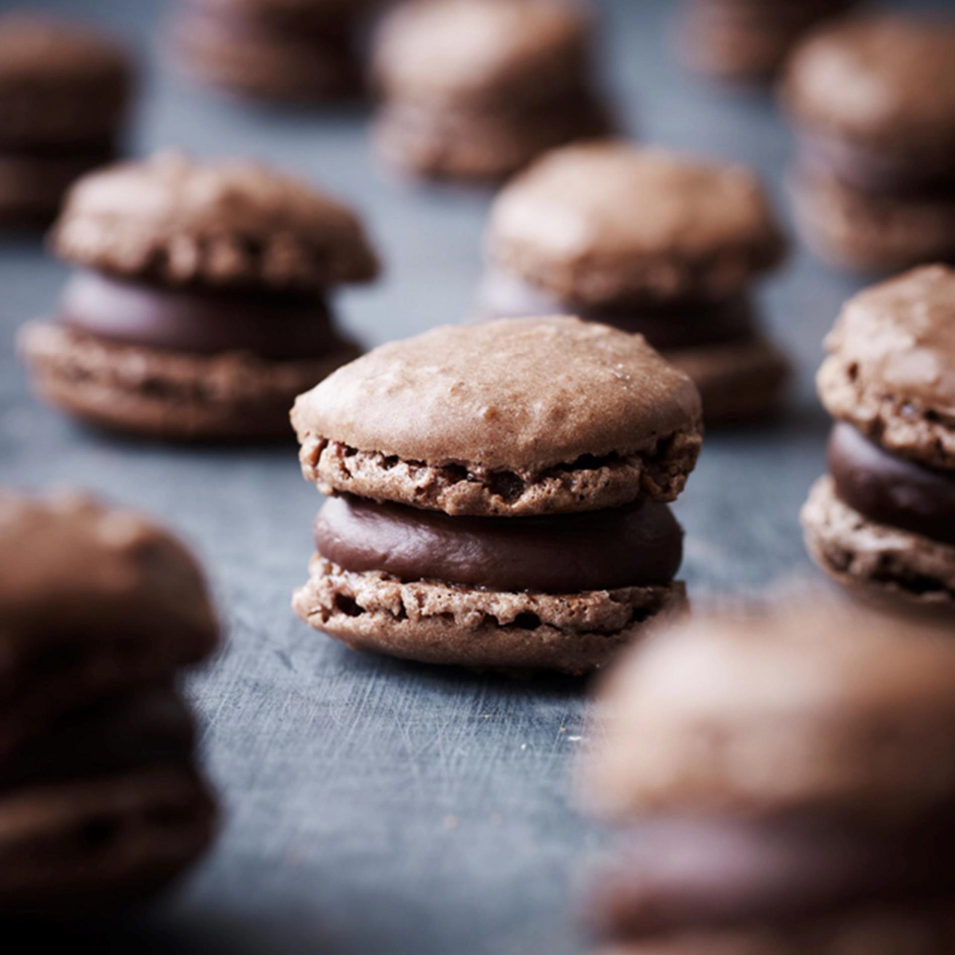 Klassiske chokolade-makroner