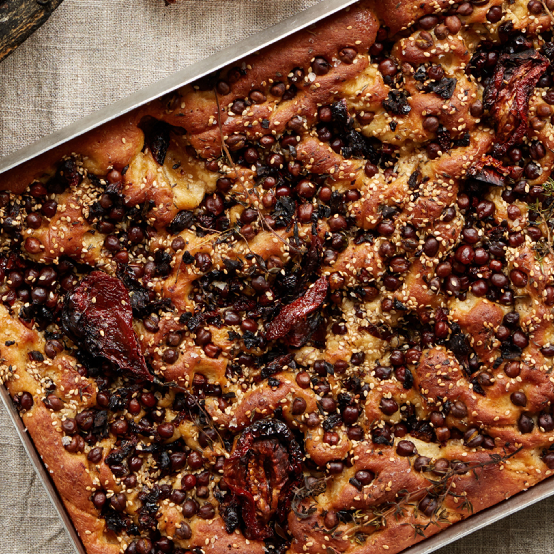 Kikærtefoccacia med za’atar og tomater
