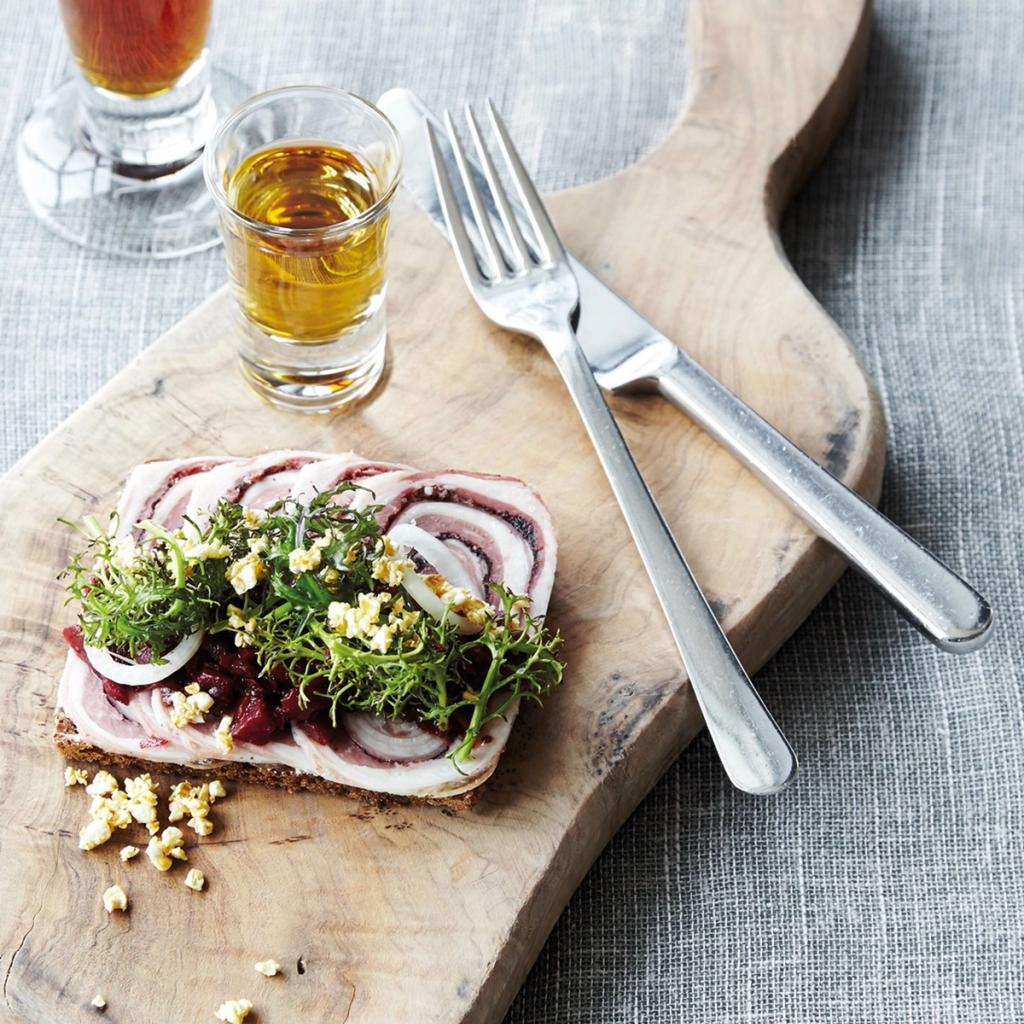 Rullepølse kogt i øl