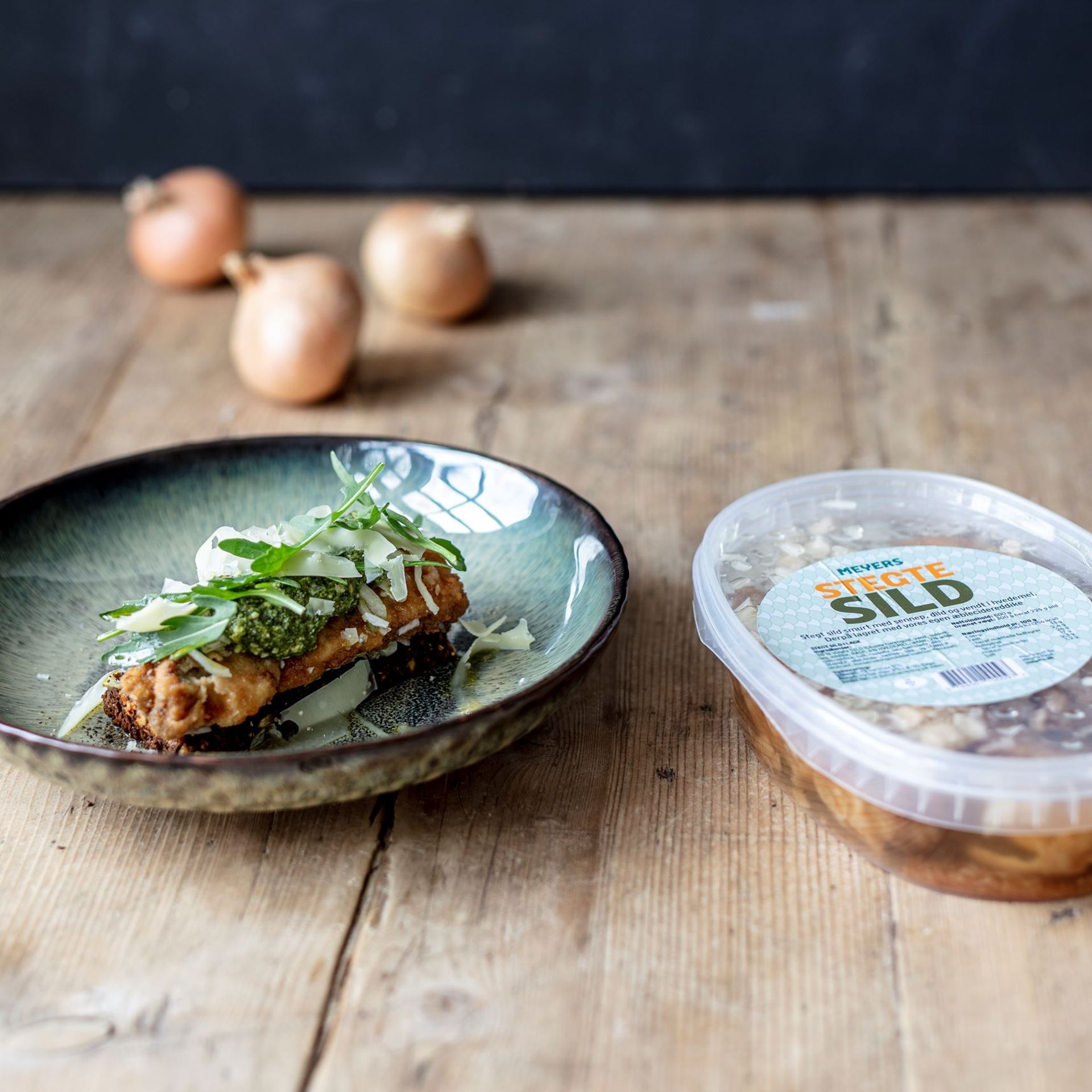 Lun stegt sild med pesto og parmesan