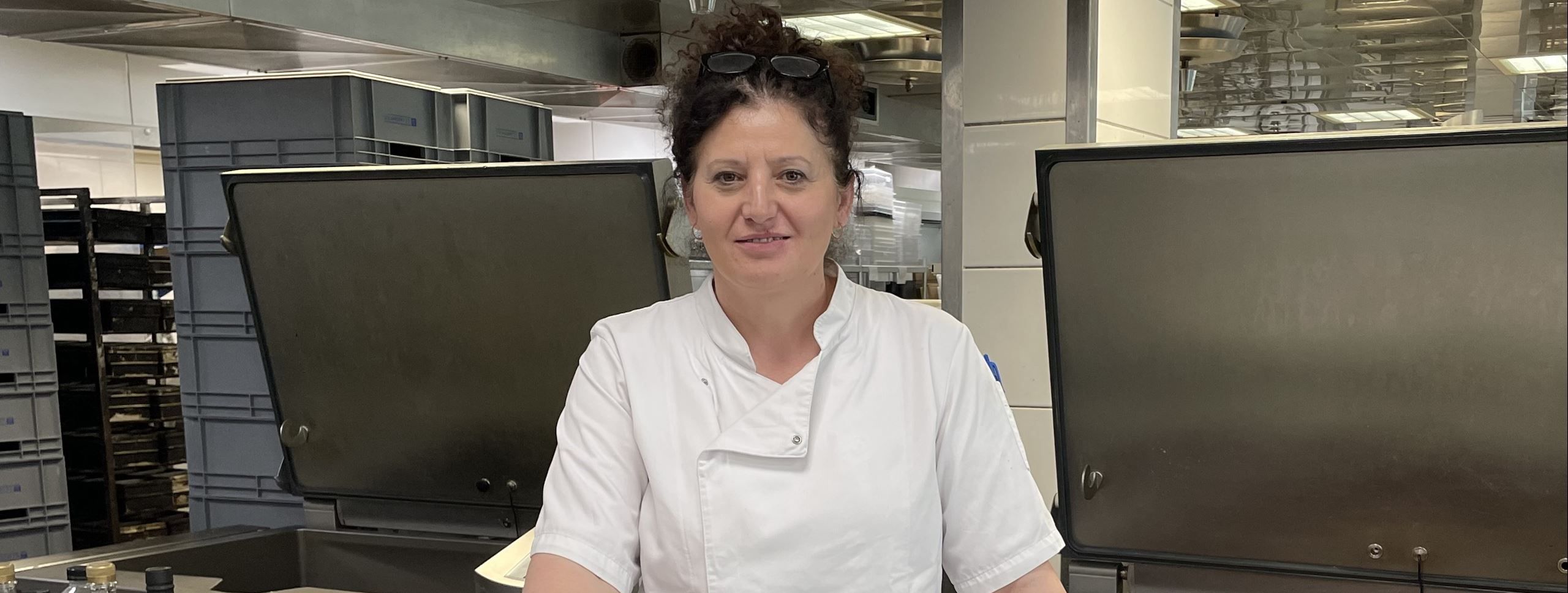 Mød Sadina Dragic, som er køkkenchef for en dag​​​​‌﻿‍﻿​‍​‍‌‍﻿﻿‌﻿​‍‌‍‍‌‌‍‌﻿‌‍‍‌‌‍﻿‍​‍​‍​﻿‍‍​‍​‍‌﻿​﻿‌‍​‌‌‍﻿‍‌‍‍‌‌﻿‌​‌﻿‍‌​‍﻿‍‌‍‍‌‌‍﻿﻿​‍​‍​‍﻿​​‍​‍‌‍‍​‌﻿​‍‌‍‌‌‌‍‌‍​‍​‍​﻿‍‍​‍​‍‌‍‍​‌﻿‌​‌﻿‌​‌﻿​​​﻿‍‍​‍﻿﻿​‍﻿﻿‌‍﻿​‌‍﻿﻿‌‍​﻿‌‍​‌‌‍﻿​‌‍‍​‌‍﻿﻿‌﻿​﻿‌﻿‌​​﻿‍‍​﻿​﻿​﻿​﻿​﻿​﻿​﻿​﻿​‍﻿﻿‌‍‍‌‌‍﻿‍‌﻿‌​‌‍‌‌‌‍﻿‍‌﻿‌​​‍﻿﻿‌‍‌‌‌‍‌​‌‍‍‌‌﻿‌​​‍﻿﻿‌‍﻿‌‌‍﻿﻿‌‍‌​‌‍‌‌​﻿﻿‌‌﻿​​‌﻿​‍‌‍‌‌‌﻿​﻿‌‍‌‌‌‍﻿‍‌﻿‌​‌‍​‌‌﻿‌​‌‍‍‌‌‍﻿﻿‌‍﻿‍​﻿‍﻿‌‍‍‌‌‍‌​​﻿﻿‌​﻿‌​​﻿‌‌​﻿‍​​﻿‌​​﻿‍​​﻿‌﻿​﻿‌﻿‌‍‌‌​‍﻿‌‌‍‌‌​﻿‍‌‌‍‌​​﻿​﻿​‍﻿‌​﻿‌​​﻿‌​‌‍‌​​﻿‍​​‍﻿‌‌‍​‌​﻿​​‌‍‌‍​﻿​‍​‍﻿‌​﻿‍​‌‍​‍​﻿​‍​﻿‌﻿​﻿​‍​﻿‌‌​﻿‌‍‌‍​‌​﻿​‍​﻿​‌​﻿‌‌‌‍‌‍​﻿‍﻿‌﻿‌​‌﻿‍‌‌﻿​​‌‍‌‌​﻿﻿‌‌‍​‌‌﻿​‍‌﻿‌​‌‍‍‌‌‍​﻿‌‍﻿​‌‍‌‌​﻿‍﻿‌﻿​​‌‍​‌‌﻿‌​‌‍‍​​﻿﻿‌‌‍‍‌‌‍﻿‌‌‍​‌‌‍‌﻿‌‍‌‌​‍﻿‍‌‍​‌‌‍﻿​‌﻿‌​​﻿﻿﻿‌‍​‍‌‍​‌‌﻿​﻿‌‍‌‌‌‌‌‌‌﻿​‍‌‍﻿​​﻿﻿‌‌‍‍​‌﻿‌​‌﻿‌​‌﻿​​​‍‌‌​﻿​﻿‌​​‌​‍‌‌​﻿​‍‌​‌‍​‍‌‌​﻿​‍‌​‌‍‌‍﻿​‌‍﻿﻿‌‍​﻿‌‍​‌‌‍﻿​‌‍‍​‌‍﻿﻿‌﻿​﻿‌﻿‌​​‍‌‌​﻿​﻿‌​​‌​﻿​﻿​﻿​﻿​﻿​﻿​﻿​﻿​‍‌‍‌‍‍‌‌‍‌​​﻿﻿‌​﻿‌​​﻿‌‌​﻿‍​​﻿‌​​﻿‍​​﻿‌﻿​﻿‌﻿‌‍‌‌​‍﻿‌‌‍‌‌​﻿‍‌‌‍‌​​﻿​﻿​‍﻿‌​﻿‌​​﻿‌​‌‍‌​​﻿‍​​‍﻿‌‌‍​‌​﻿​​‌‍‌‍​﻿​‍​‍﻿‌​﻿‍​‌‍​‍​﻿​‍​﻿‌﻿​﻿​‍​﻿‌‌​﻿‌‍‌‍​‌​﻿​‍​﻿​‌​﻿‌‌‌‍‌‍​‍‌‍‌﻿‌​‌﻿‍‌‌﻿​​‌‍‌‌​﻿﻿‌‌‍​‌‌﻿​‍‌﻿‌​‌‍‍‌‌‍​﻿‌‍﻿​‌‍‌‌​‍‌‍‌﻿​​‌‍​‌‌﻿‌​‌‍‍​​﻿﻿‌‌‍‍‌‌‍﻿‌‌‍​‌‌‍‌﻿‌‍‌‌​‍﻿‍‌‍​‌‌‍﻿​‌﻿‌​​‍‌‍‌﻿​​‌‍‌‌‌﻿​‍‌﻿​﻿‌﻿​​‌‍‌‌‌‍​﻿‌﻿‌​‌‍‍‌‌﻿‌‍‌‍‌‌​﻿﻿‌‌﻿​​‌﻿‌‌‌‍​‍‌‍﻿​‌‍‍‌‌﻿​﻿‌‍‍​‌‍‌‌‌‍‌​​‍​‍‌﻿﻿‌