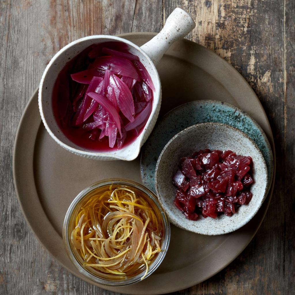 Syltede rødløg med krondild