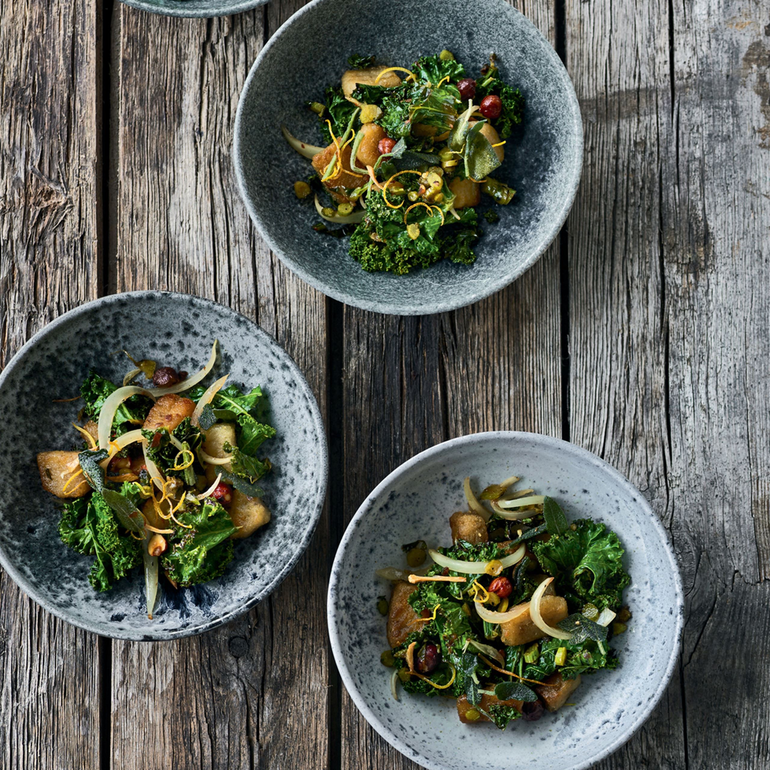 Jordskokke-gnocchi med sprød salvie, stegt grønkål og ristede hasselnødder​​​​‌﻿‍﻿​‍​‍‌‍﻿﻿‌﻿​‍‌‍‍‌‌‍‌﻿‌‍‍‌‌‍﻿‍​‍​‍​﻿‍‍​‍​‍‌﻿​﻿‌‍​‌‌‍﻿‍‌‍‍‌‌﻿‌​‌﻿‍‌​‍﻿‍‌‍‍‌‌‍﻿﻿​‍​‍​‍﻿​​‍​‍‌‍‍​‌﻿​‍‌‍‌‌‌‍‌‍​‍​‍​﻿‍‍​‍​‍‌‍‍​‌﻿‌​‌﻿‌​‌﻿​​​﻿‍‍​‍﻿﻿​‍﻿﻿‌‍﻿​‌‍﻿﻿‌‍​﻿‌‍​‌‌‍﻿​‌‍‍​‌‍﻿﻿‌﻿​﻿‌﻿‌​​﻿‍‍​﻿​﻿​﻿​﻿​﻿​﻿​﻿​﻿​‍﻿﻿‌‍‍‌‌‍﻿‍‌﻿‌​‌‍‌‌‌‍﻿‍‌﻿‌​​‍﻿﻿‌‍‌‌‌‍‌​‌‍‍‌‌﻿‌​​‍﻿﻿‌‍﻿‌‌‍﻿﻿‌‍‌​‌‍‌‌​﻿﻿‌‌﻿​​‌﻿​‍‌‍‌‌‌﻿​﻿‌‍‌‌‌‍﻿‍‌﻿‌​‌‍​‌‌﻿‌​‌‍‍‌‌‍﻿﻿‌‍﻿‍​﻿‍﻿‌‍‍‌‌‍‌​​﻿﻿‌‌‍​‌​﻿‍‌​﻿‌﻿​﻿​‍​﻿​﻿​﻿‌​​﻿​‌​﻿‍‌​‍﻿‌‌‍‌‍​﻿‌​‌‍​‍​﻿‍‌​‍﻿‌​﻿‌​​﻿‌‌‌‍‌‍​﻿​​​‍﻿‌​﻿‍‌​﻿‍​​﻿​﻿​﻿‌‍​‍﻿‌​﻿‌​​﻿‌‌​﻿‌﻿​﻿‌﻿​﻿​﻿‌‍‌‌​﻿‌​‌‍​﻿​﻿‌‍‌‍‌​​﻿‌‌​﻿‌‌​﻿‍﻿‌﻿‌​‌﻿‍‌‌﻿​​‌‍‌‌​﻿﻿‌‌‍​‌‌﻿​‍‌﻿‌​‌‍‍‌‌‍​﻿‌‍﻿​‌‍‌‌​﻿‍﻿‌﻿​​‌‍​‌‌﻿‌​‌‍‍​​﻿﻿‌‌﻿​​‌‍﻿﻿‌﻿​‍‌﻿‌​‌‍​‌‌‍​‍‌‍﻿​‌‍‌‌‌﻿‌​‌‍‌‌‌﻿‍​‌﻿‌​​‍‌‌​﻿‌‌‌​​‍‌‌﻿﻿‌‍‍﻿‌‍‌‌‌﻿‍‌​‍‌‌​﻿​﻿‌​‌​​‍‌‌​﻿​﻿‌​‌​​‍‌‌​﻿​‍​﻿​‍‌‍​‍‌‍​‍‌‍​‍​﻿‍​​﻿​‌‌‍​‍‌‍​‌​﻿‍​​‍‌‌​﻿​‍​﻿​‍​‍‌‌​﻿‌‌‌​‌​​‍﻿‍‌‍​﻿‌‍​‌‌﻿​‍‌‍‌​‌﻿​﻿​‍‌‌​﻿‌‌‌​​‍‌‌﻿﻿‌‍‍﻿‌‍‌‌‌﻿‍‌​‍‌‌​﻿​﻿‌​‌​​‍‌‌​﻿​﻿‌​‌​​‍‌‌​﻿​‍​﻿​‍‌‍​‍​﻿​​‌‍​‍‌‍​﻿​﻿‍​​﻿‌‍‌‍​﻿‌‍​‌​‍‌‌​﻿​‍​﻿​‍​‍‌‌​﻿‌‌‌​‌​​‍﻿‍‌‍‍‌‌‍﻿‌‌‍​‌‌‍‌﻿‌‍‌‌​‍﻿‍‌‍​‌‌‍﻿​‌﻿‌​​﻿﻿﻿‌‍​‍‌‍​‌‌﻿​﻿‌‍‌‌‌‌‌‌‌﻿​‍‌‍﻿​​﻿﻿‌‌‍‍​‌﻿‌​‌﻿‌​‌﻿​​​‍‌‌​﻿​﻿‌​​‌​‍‌‌​﻿​‍‌​‌‍​‍‌‌​﻿​‍‌​‌‍‌‍﻿​‌‍﻿﻿‌‍​﻿‌‍​‌‌‍﻿​‌‍‍​‌‍﻿﻿‌﻿​﻿‌﻿‌​​‍‌‌​﻿​﻿‌​​‌​﻿​﻿​﻿​﻿​﻿​﻿​﻿​﻿​‍‌‍‌‍‍‌‌‍‌​​﻿﻿‌‌‍​‌​﻿‍‌​﻿‌﻿​﻿​‍​﻿​﻿​﻿‌​​﻿​‌​﻿‍‌​‍﻿‌‌‍‌‍​﻿‌​‌‍​‍​﻿‍‌​‍﻿‌​﻿‌​​﻿‌‌‌‍‌‍​﻿​​​‍﻿‌​﻿‍‌​﻿‍​​﻿​﻿​﻿‌‍​‍﻿‌​﻿‌​​﻿‌‌​﻿‌﻿​﻿‌﻿​﻿​﻿‌‍‌‌​﻿‌​‌‍​﻿​﻿‌‍‌‍‌​​﻿‌‌​﻿‌‌​‍‌‍‌﻿‌​‌﻿‍‌‌﻿​​‌‍‌‌​﻿﻿‌‌‍​‌‌﻿​‍‌﻿‌​‌‍‍‌‌‍​﻿‌‍﻿​‌‍‌‌​‍‌‍‌﻿​​‌‍​‌‌﻿‌​‌‍‍​​﻿﻿‌‌﻿​​‌‍﻿﻿‌﻿​‍‌﻿‌​‌‍​‌‌‍​‍‌‍﻿​‌‍‌‌‌﻿‌​‌‍‌‌‌﻿‍​‌﻿‌​​‍‌‌​﻿‌‌‌​​‍‌‌﻿﻿‌‍‍﻿‌‍‌‌‌﻿‍‌​‍‌‌​﻿​﻿‌​‌​​‍‌‌​﻿​﻿‌​‌​​‍‌‌​﻿​‍​﻿​‍‌‍​‍‌‍​‍‌‍​‍​﻿‍​​﻿​‌‌‍​‍‌‍​‌​﻿‍​​‍‌‌​﻿​‍​﻿​‍​‍‌‌​﻿‌‌‌​‌​​‍﻿‍‌‍​﻿‌‍​‌‌﻿​‍‌‍‌​‌﻿​﻿​‍‌‌​﻿‌‌‌​​‍‌‌﻿﻿‌‍‍﻿‌‍‌‌‌﻿‍‌​‍‌‌​﻿​﻿‌​‌​​‍‌‌​﻿​﻿‌​‌​​‍‌‌​﻿​‍​﻿​‍‌‍​‍​﻿​​‌‍​‍‌‍​﻿​﻿‍​​﻿‌‍‌‍​﻿‌‍​‌​‍‌‌​﻿​‍​﻿​‍​‍‌‌​﻿‌‌‌​‌​​‍﻿‍‌‍‍‌‌‍﻿‌‌‍​‌‌‍‌﻿‌‍‌‌​‍﻿‍‌‍​‌‌‍﻿​‌﻿‌​​‍‌‍‌﻿​​‌‍‌‌‌﻿​‍‌﻿​﻿‌﻿​​‌‍‌‌‌‍​﻿‌﻿‌​‌‍‍‌‌﻿‌‍‌‍‌‌​﻿﻿‌‌﻿​​‌﻿‌‌‌‍​‍‌‍﻿​‌‍‍‌‌﻿​﻿‌‍‍​‌‍‌‌‌‍‌​​‍​‍‌﻿﻿‌