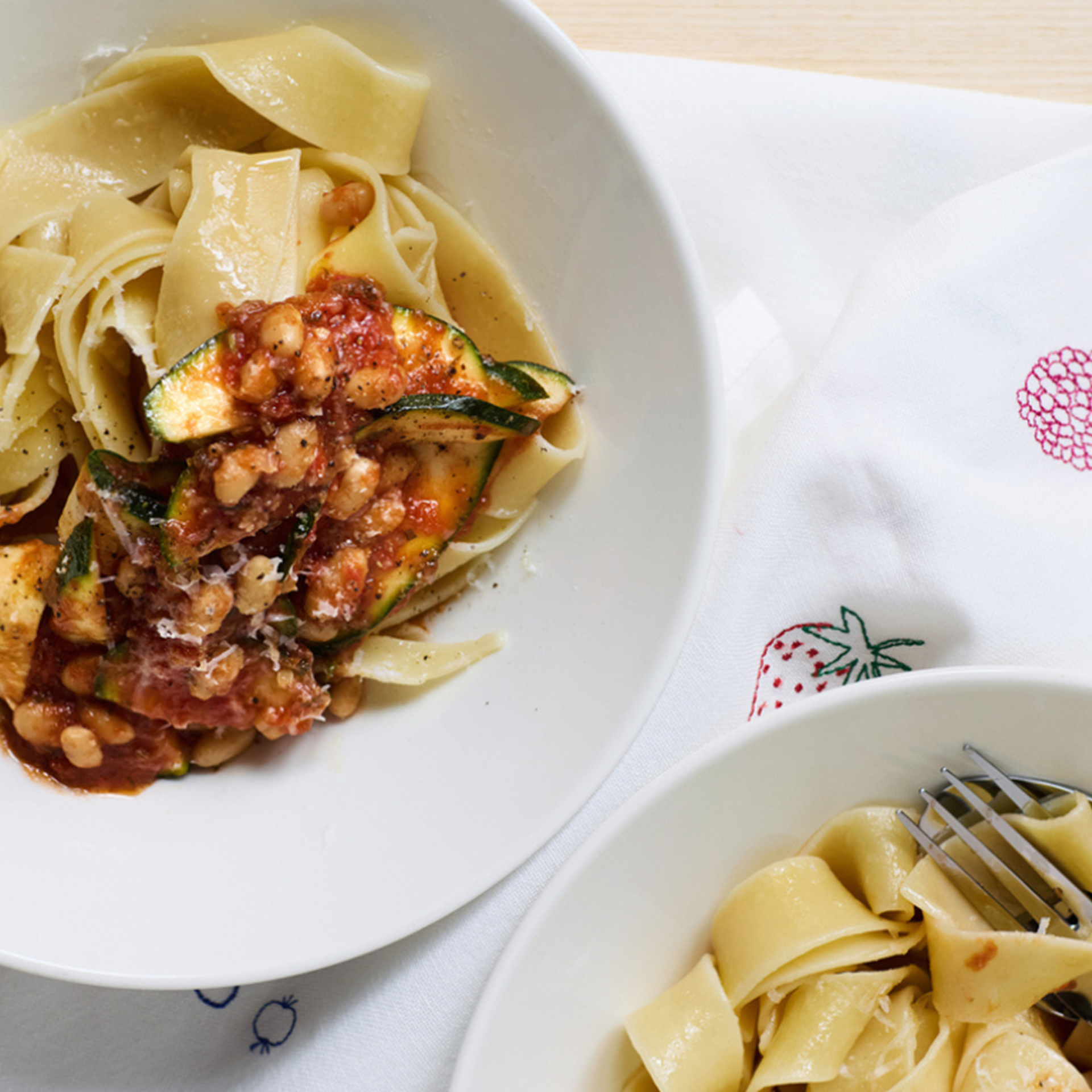 PASTA MED HVIDE BØNNER, SQUASH OG FENNIKELFRØ
